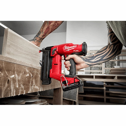 Milwaukee 2746-21CT - M18 FUEL 18 Gauge Brad Nailer Kit