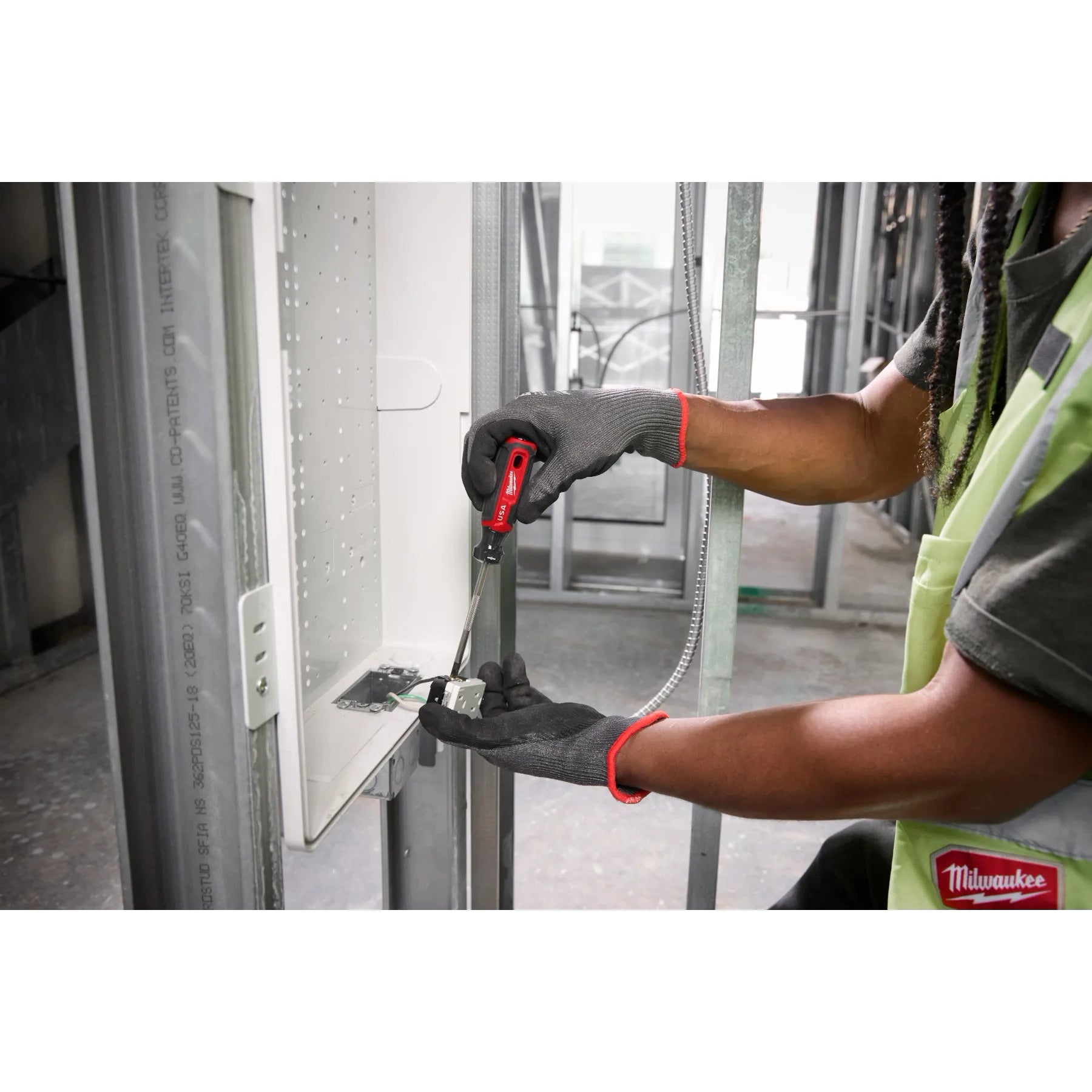 Milwaukee MT216 - #2 ECX 4" Cushion Grip Screwdriver (USA)