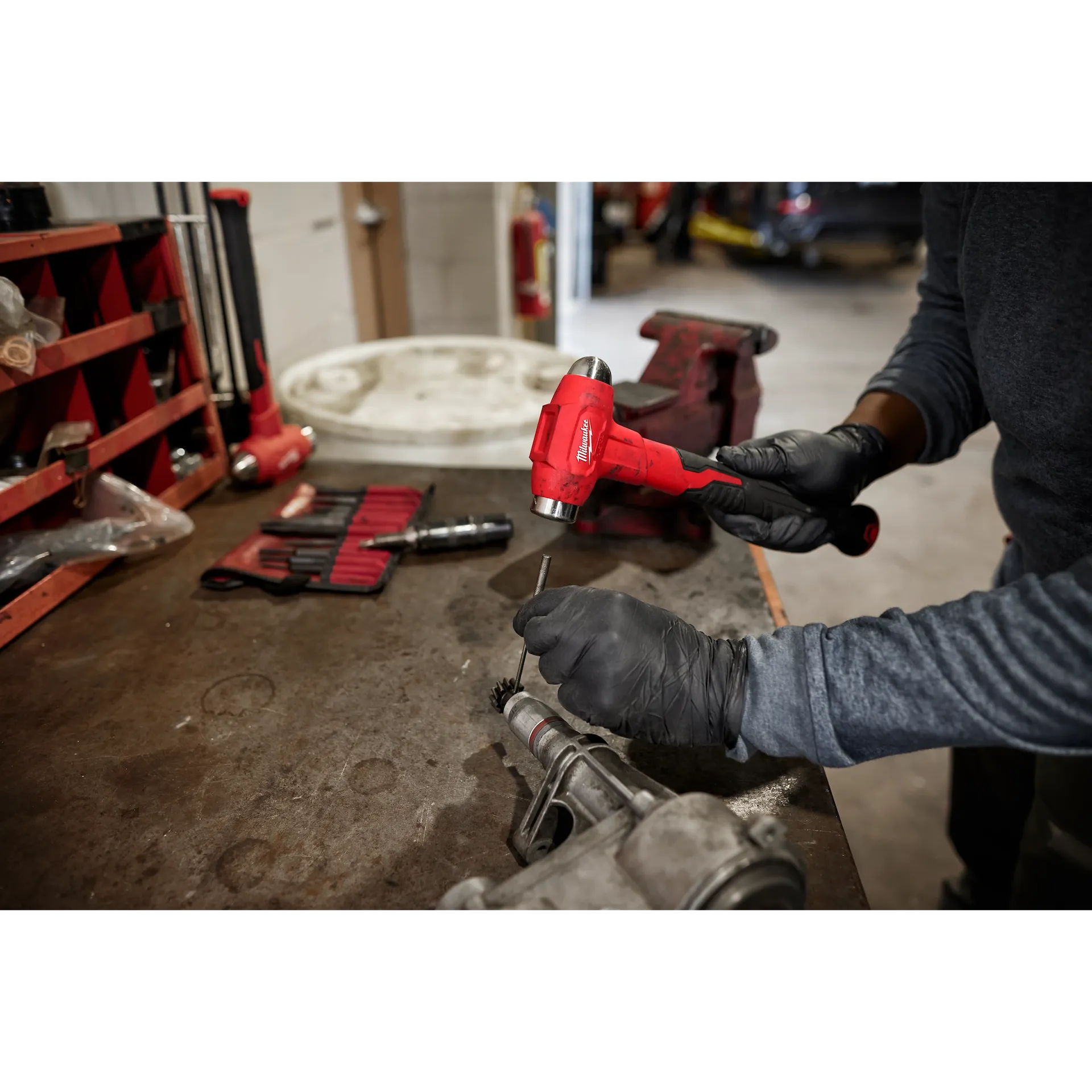 Milwaukee 48-22-9140 - 16oz Dead Blow Ball Peen Hammer