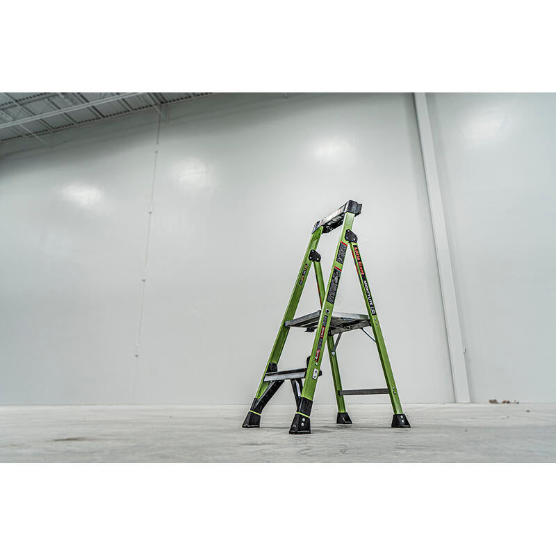 Little Giant 15404-001 - Mightylite 2.0 4' Step Ladder