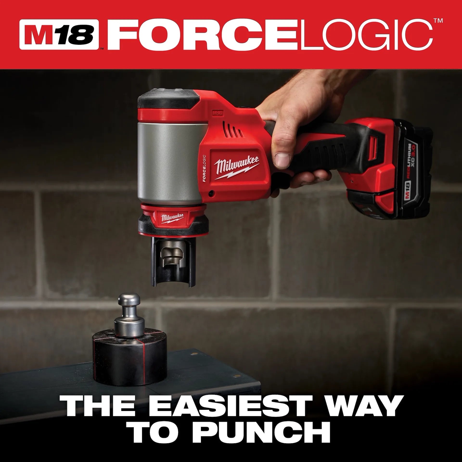 Milwaukee 2676-22 - M18™ FORCE LOGIC™ 10 Ton Knockout Tool 1/2" to 2" Kit