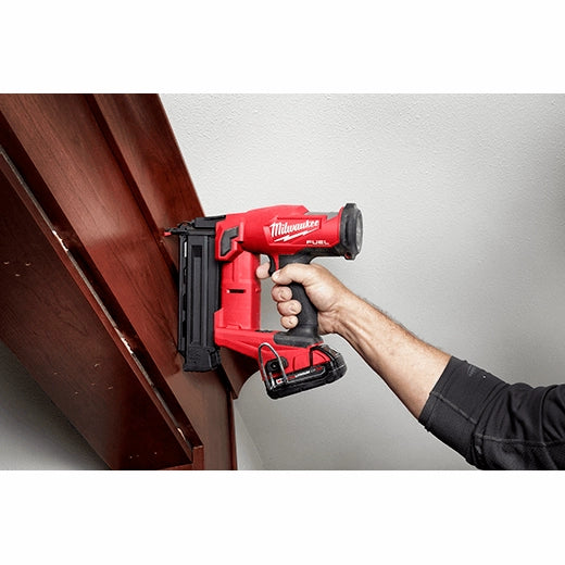 Milwaukee 2746-21CT - M18 FUEL 18 Gauge Brad Nailer Kit