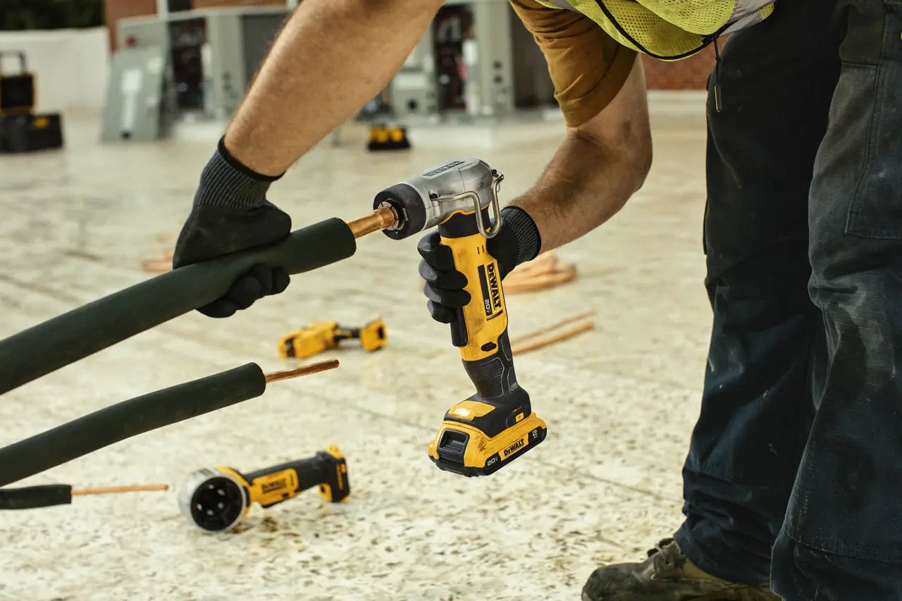 DEWALT DCE450D1 - 20V MAX* Copper Swage Tool Kit