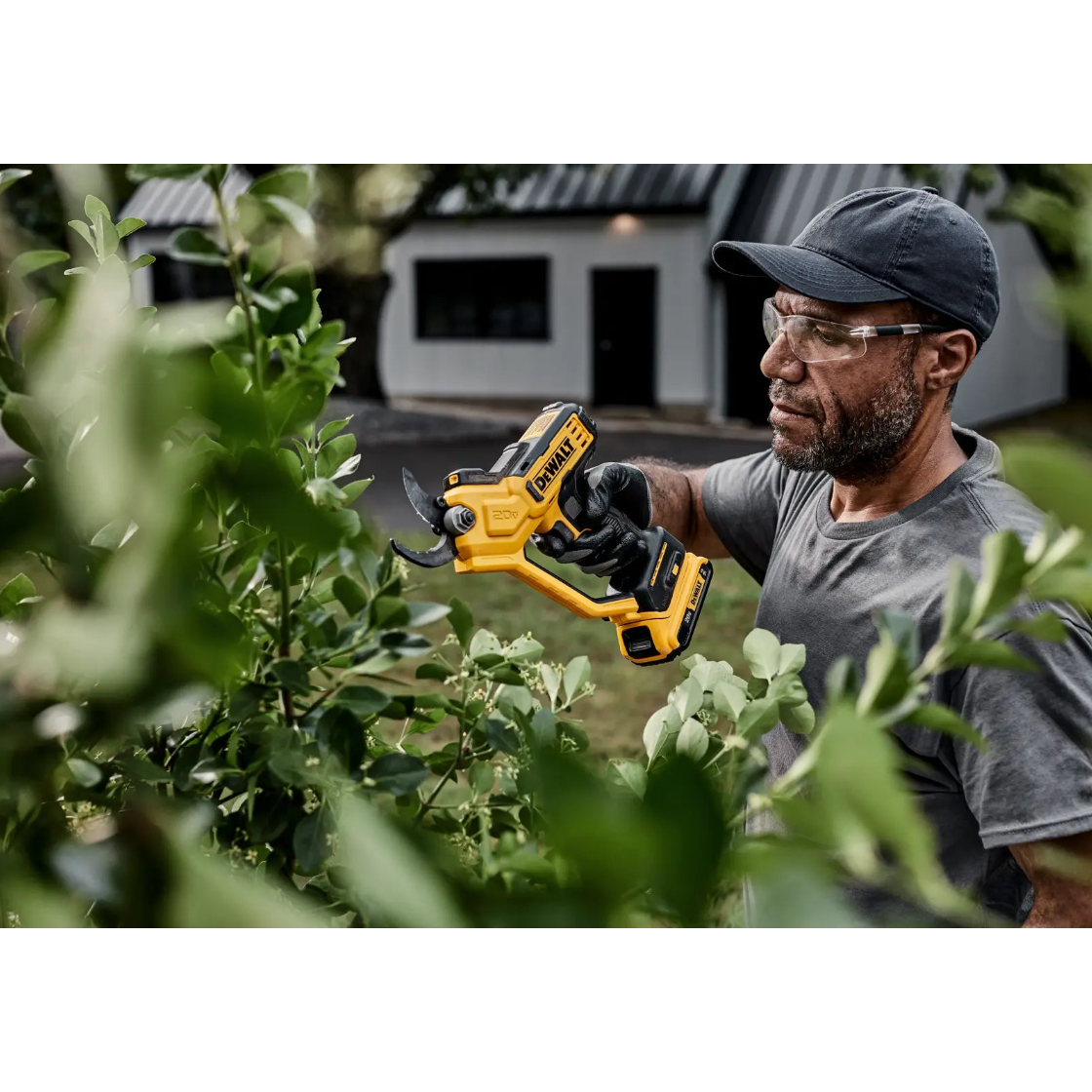 DEWALT DCPR320B - 20V MAX 1-1/2-in. Cordless Pruner
