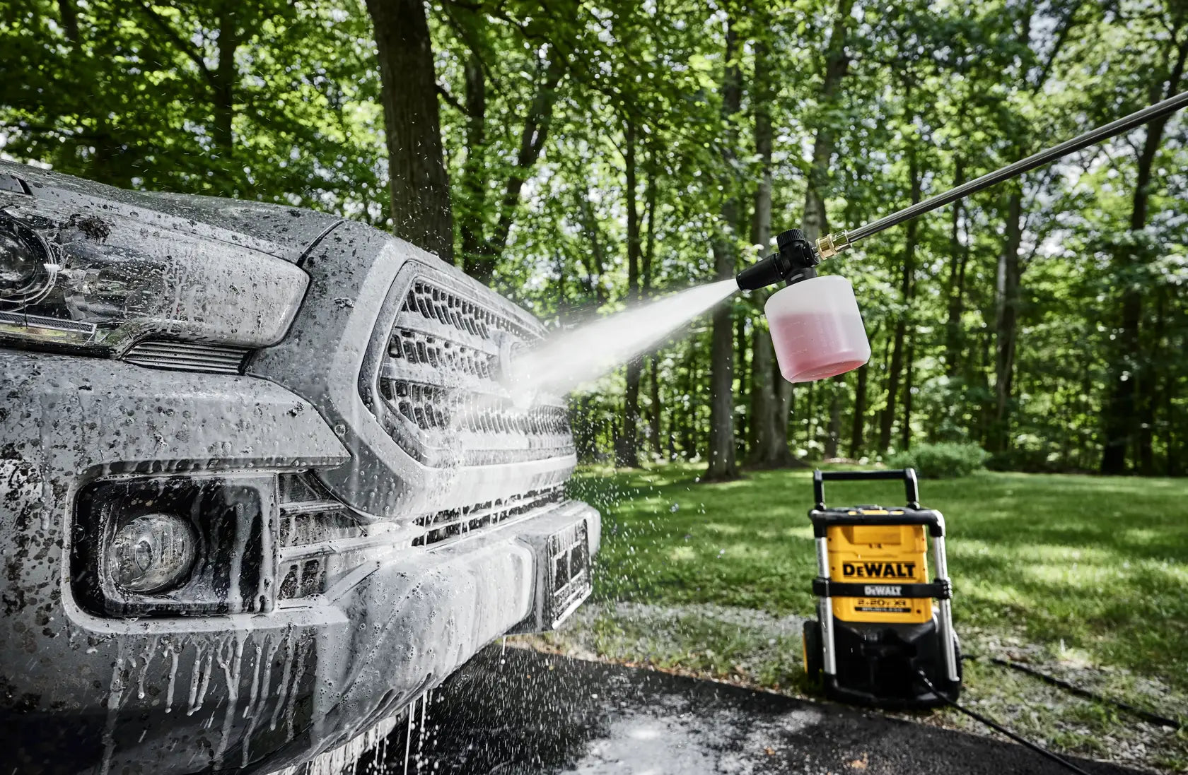 DEWALT DCPW1600Y2 - 2X20V MAX 1,600 MAX PSI 1.2 GPM Brushless Cordless Pressure Washer Kit