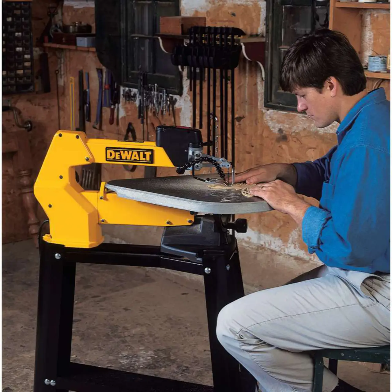 DEWALT DW788 - 20 in. Variable Speed Scroll Saw