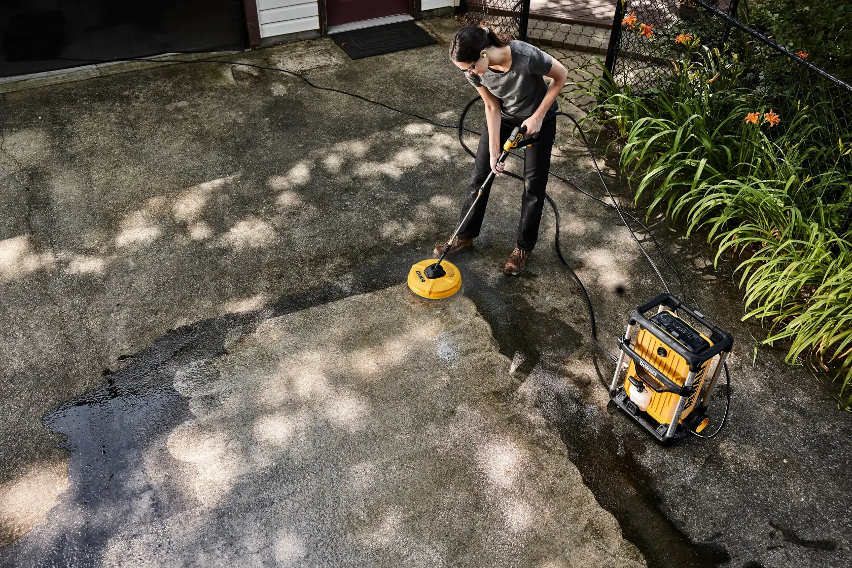 DEWALT DWPW3000 - 3,000 MAX PSI 1.1 GPM Brushless Electric Jobsite Pressure Washer