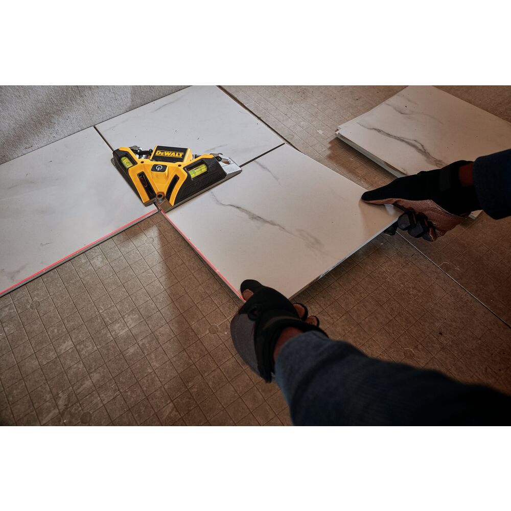 DEWALT DW0802 33 FT. LASER SQUARE DEWALT