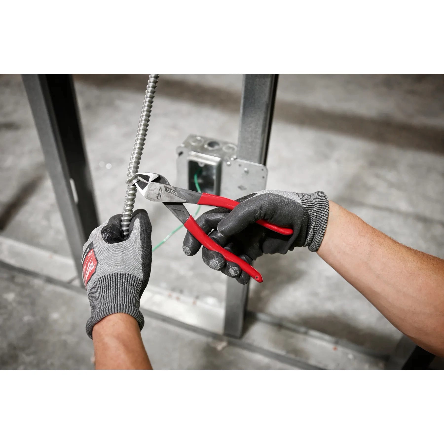Milwaukee MT507 - 7" Diagonal Dipped Grip Cutting Pliers (USA)