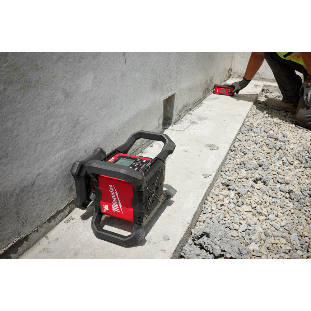 Milwaukee 3704-21 - M18™ Red Exterior Dual Slope Rotary Laser Level Kit w/ Receiver & Remote - Wise Line Tools