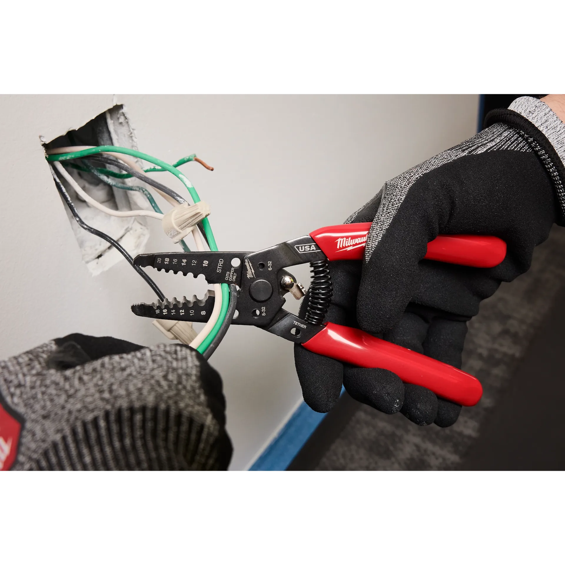 Milwaukee MT500-6 - 6 PC. Dipped Grip Cutting Pliers, Wire Stripper, & Cushion Grip Screwdrivers Set (USA)