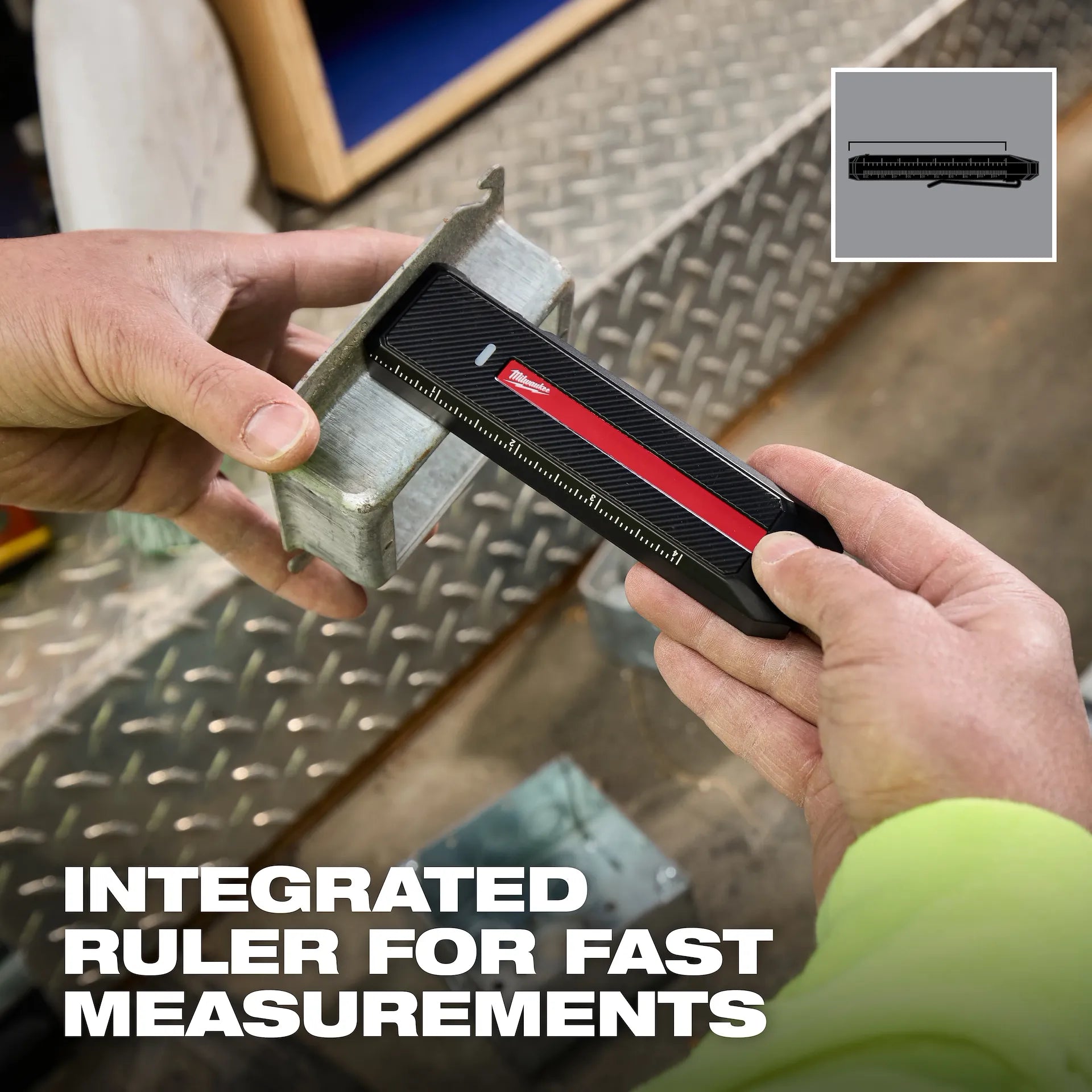 Milwaukee 2016R - Rechargeable Flat Flashlight w/ Green Laser