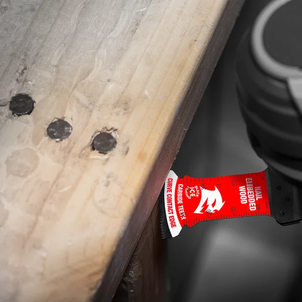 Diablo DOU125CW - 1-1/4" AMPED™ Demo Demon™ Carbide Teeth Oscillating Blade for Nail-Embedded Wood