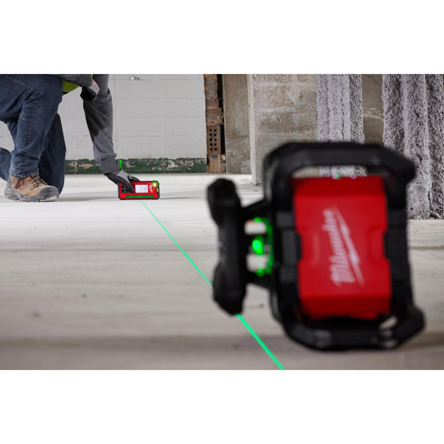 Milwaukee 3702-21 - M18™ Green Interior Rotary Laser Level Kit w/ Remote/Receiver & Wall Mount Bracket - Wise Line Tools