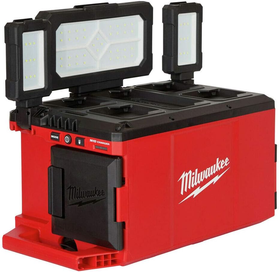 MILWAUKEE - 2357-20 M18 PACKOUT Light/Charger (Tool Only)