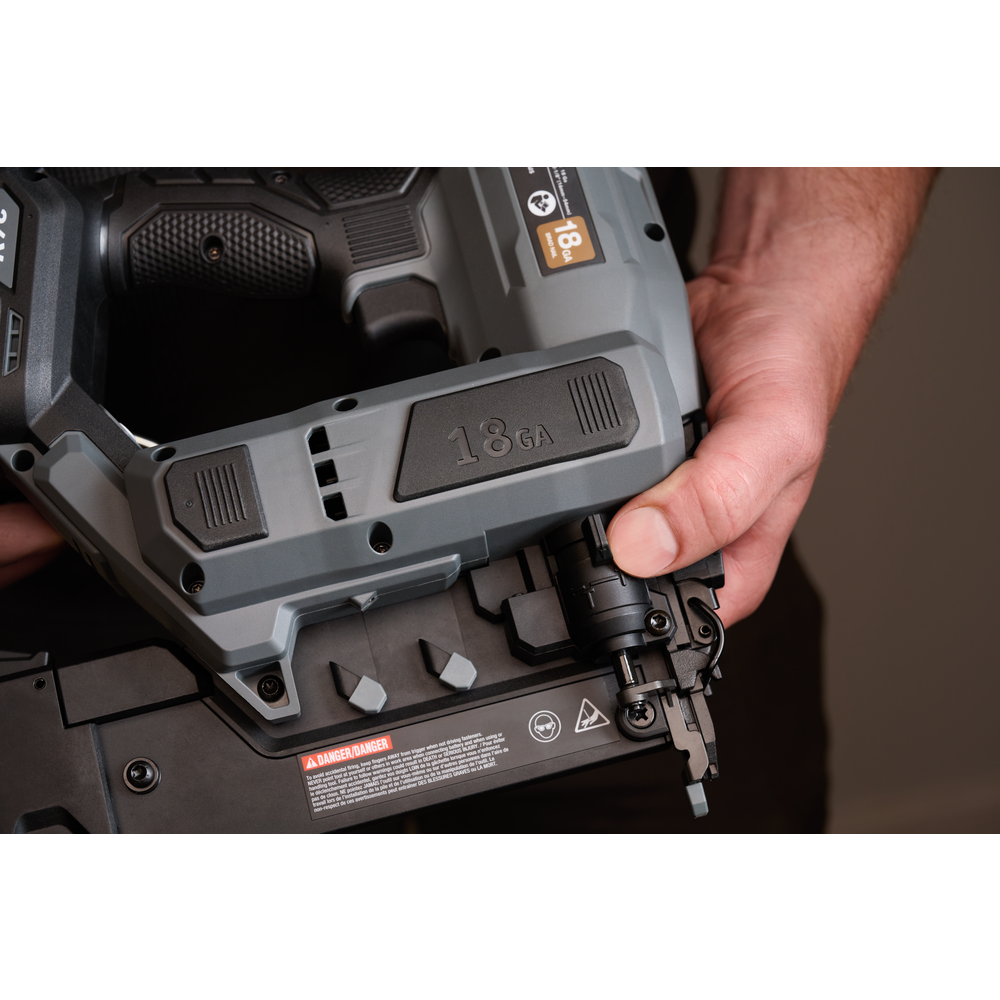 FLEX FX4331-1A - 18Ga Brad Nailer Kit