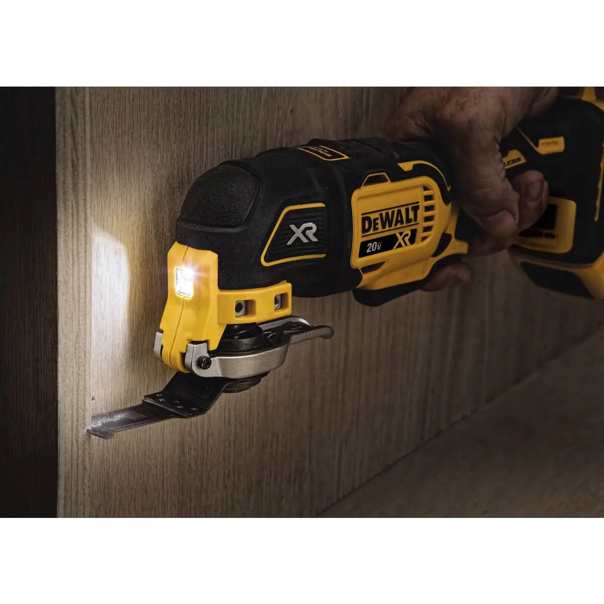 DEWALT DCS356B 20V MAX* XR® BRUSHLESS CORDLESS 3-SPEED OSCILLATING MULTI-TOOL (TOOL ONLY)