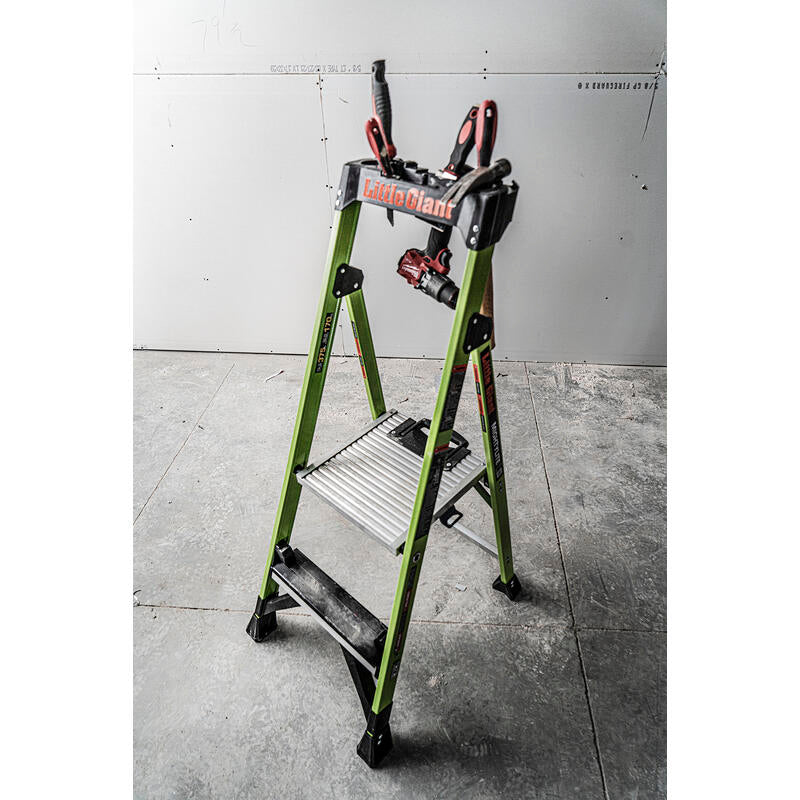 Little Giant 15404-001 - Mightylite 2.0 4' Step Ladder