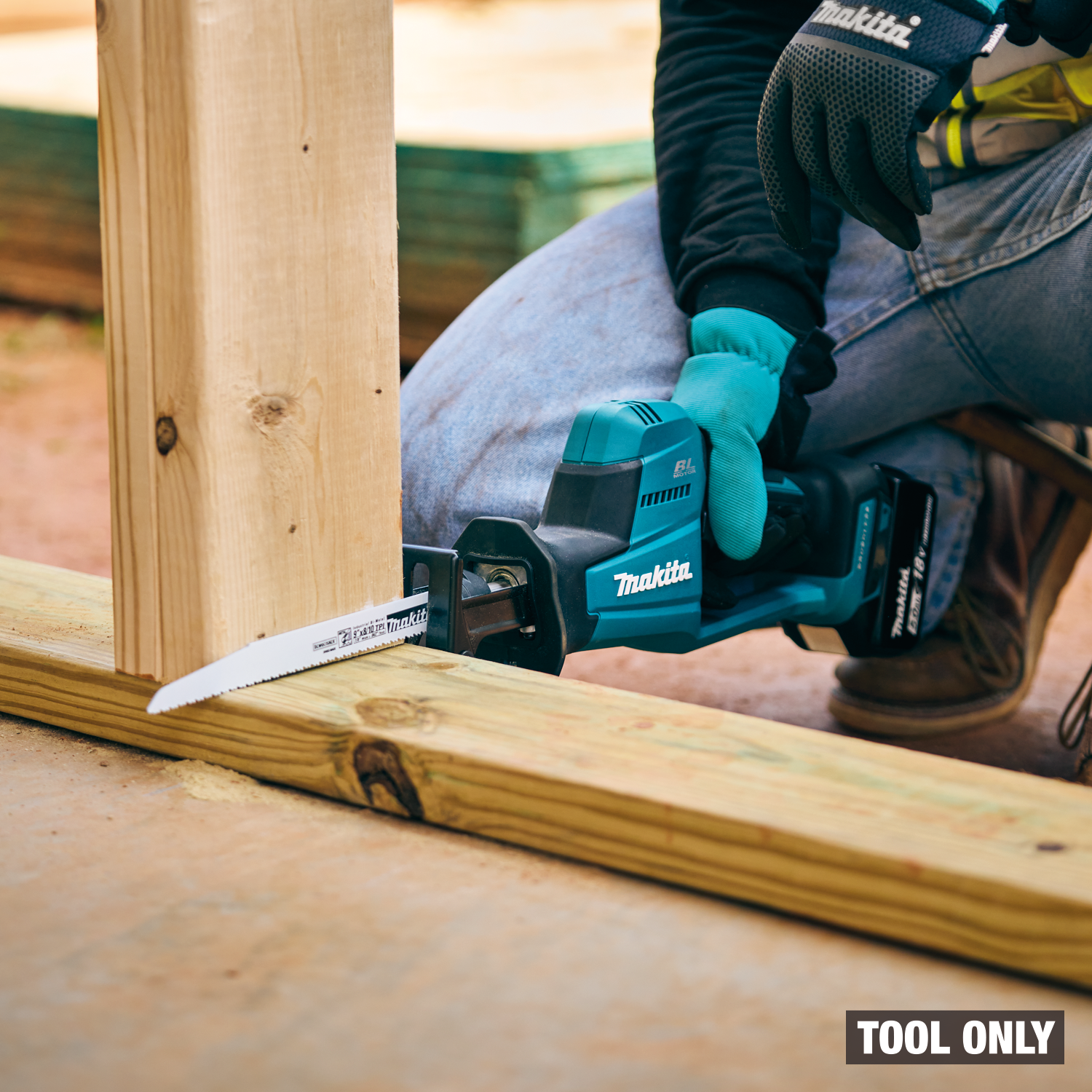 Makita XRJ08Z - 18V LXT® Lithium‑Ion Brushless Cordless Compact One‑Handed Recip Saw