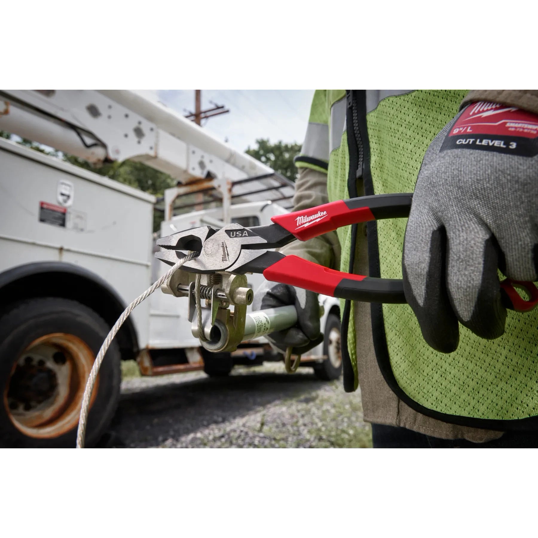 Milwaukee MT550 -  9" Lineman's Comfort Grip Pliers (USA)