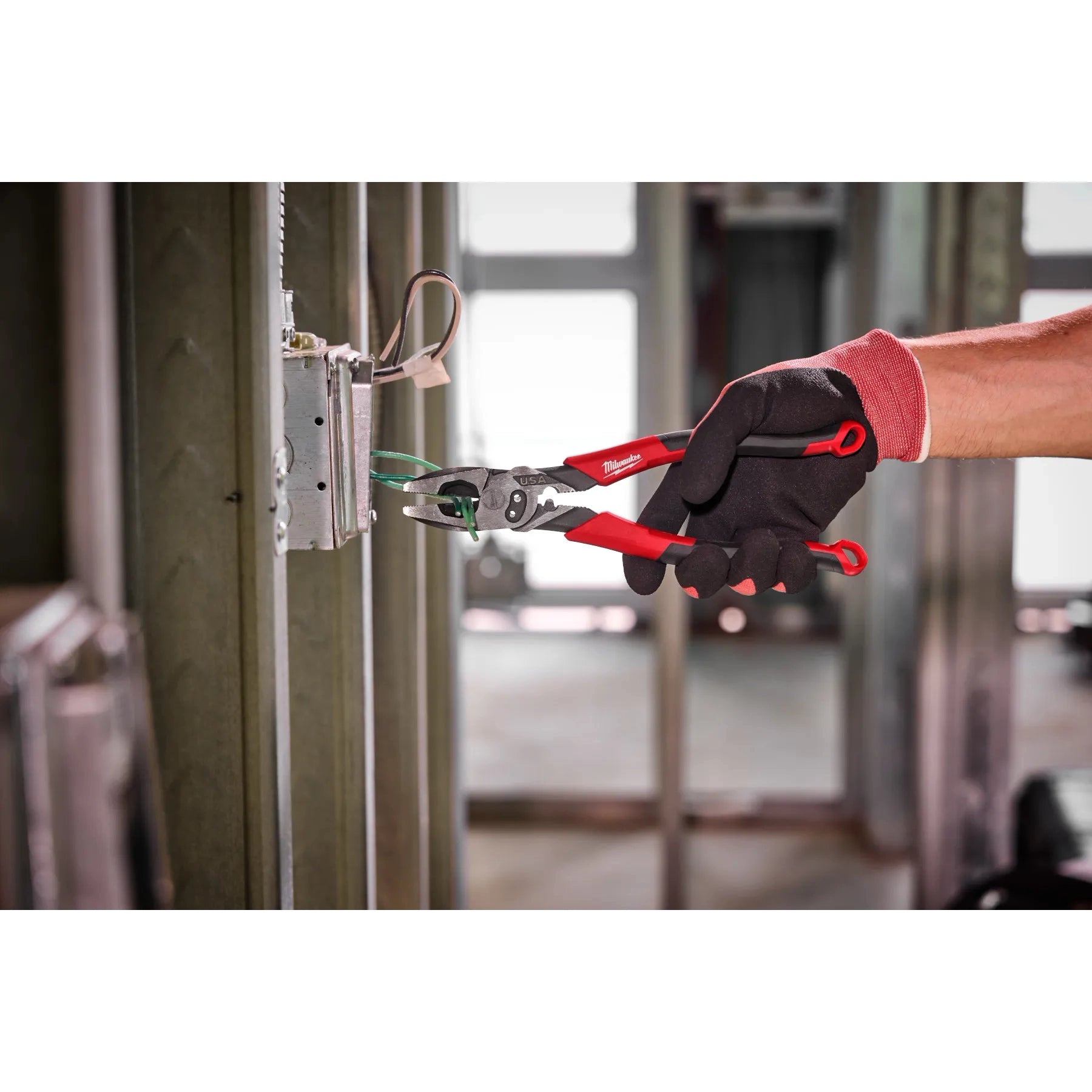Milwaukee MT500C - 9" Lineman's Pliers w/ Crimper & Bolt Cutter (USA)