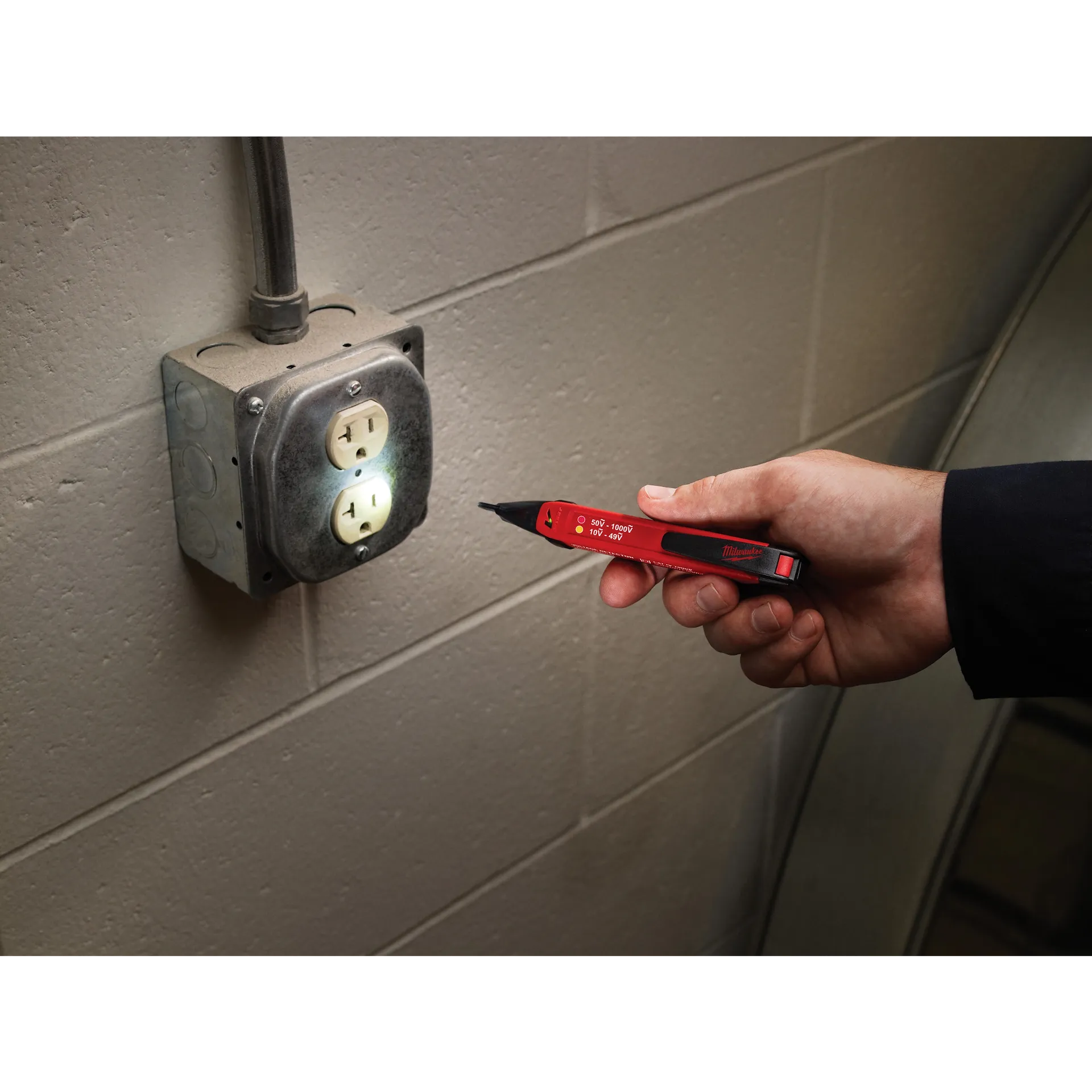 Milwaukee 2203-20 - 10-1000Ṽ Dual Range Voltage Detector
