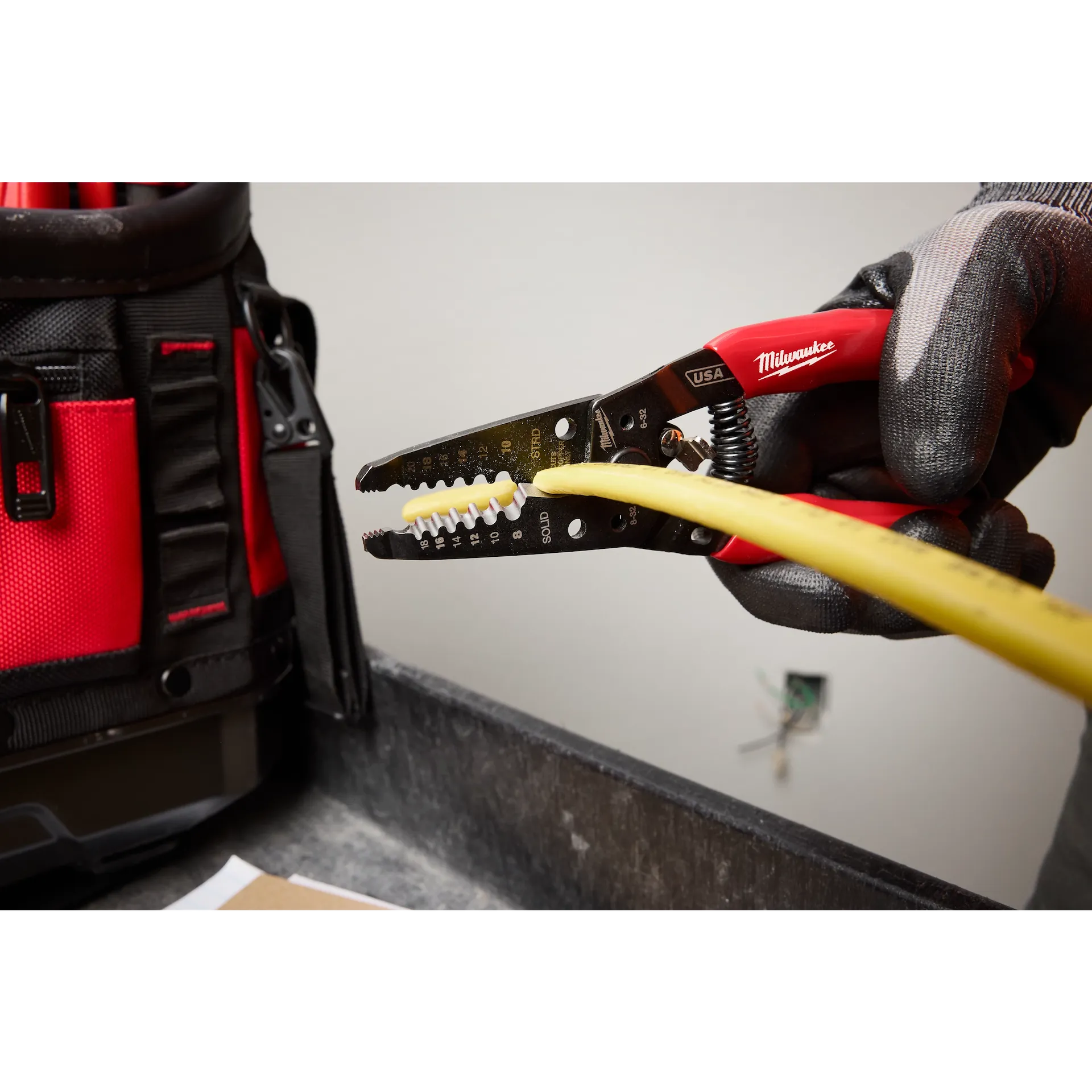Milwaukee MT702 - 8-20 AWG Dipped Grip Wire Stripper & Cutter (USA)