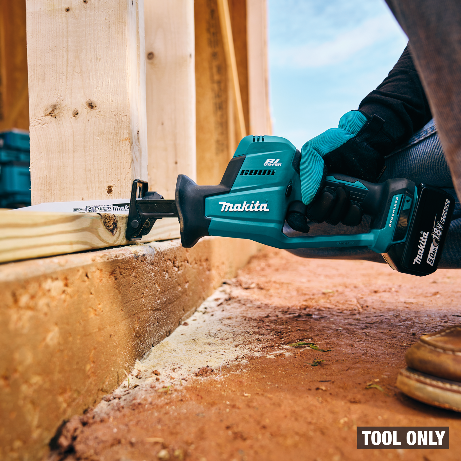 Makita XRJ08Z - 18V LXT® Lithium‑Ion Brushless Cordless Compact One‑Handed Recip Saw