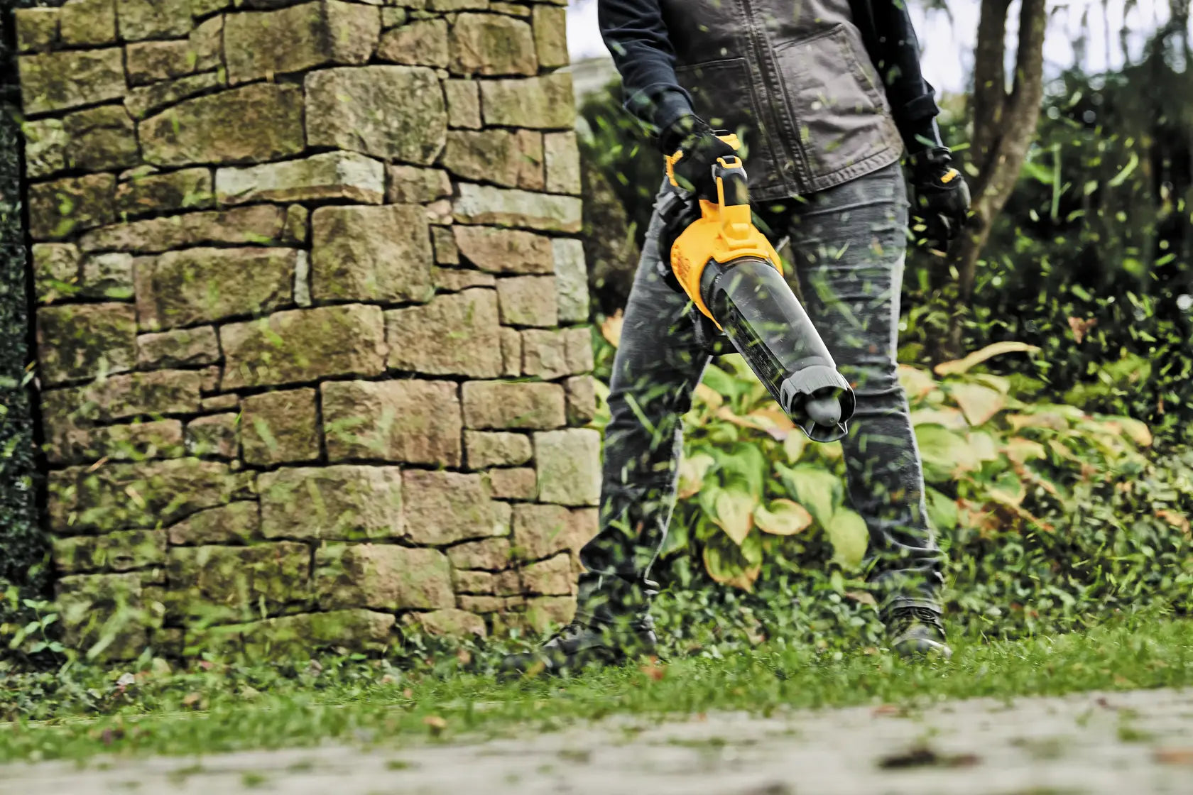 DEWALT DCBL722P1 - 20V MAX XR Brushless Cordless Handheld Blower Kit