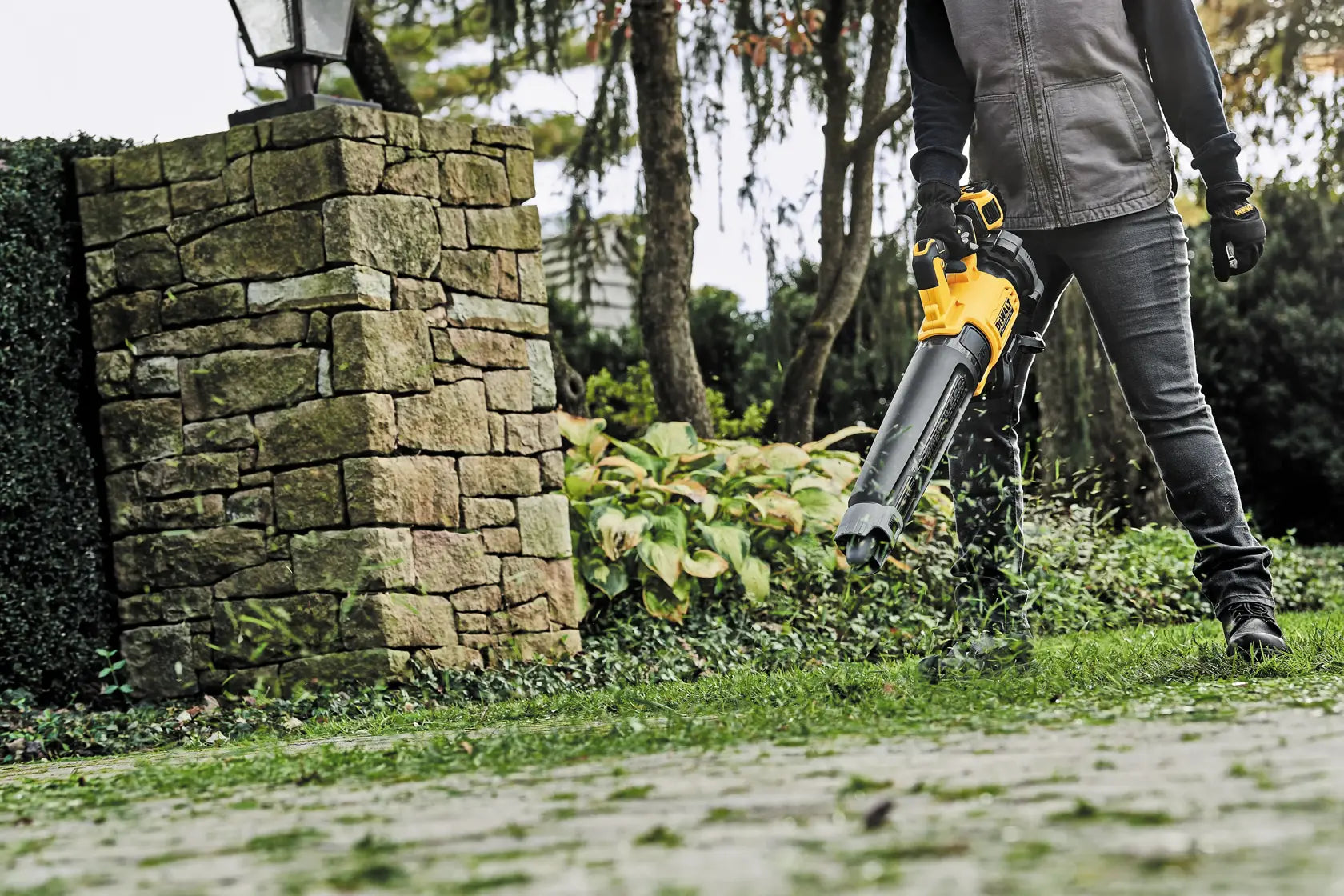 DEWALT DCBL722P1 - 20V MAX XR Brushless Cordless Handheld Blower Kit