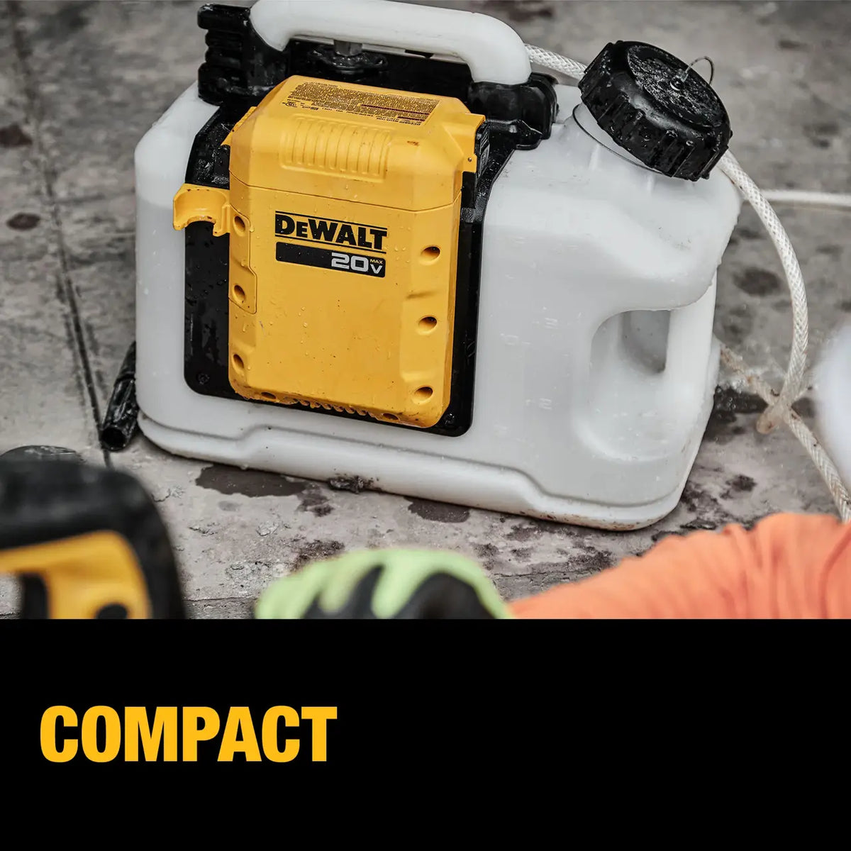 DEWALT DCE6820B - 20V MAX* POWERED Water Tank