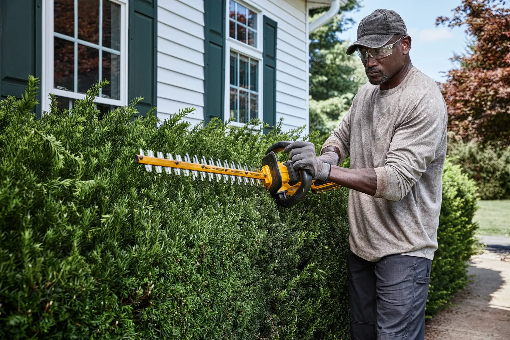 DEWALT DCHT870B - 60V MAX 26-in. Brushless Cordless Hedge Trimmer