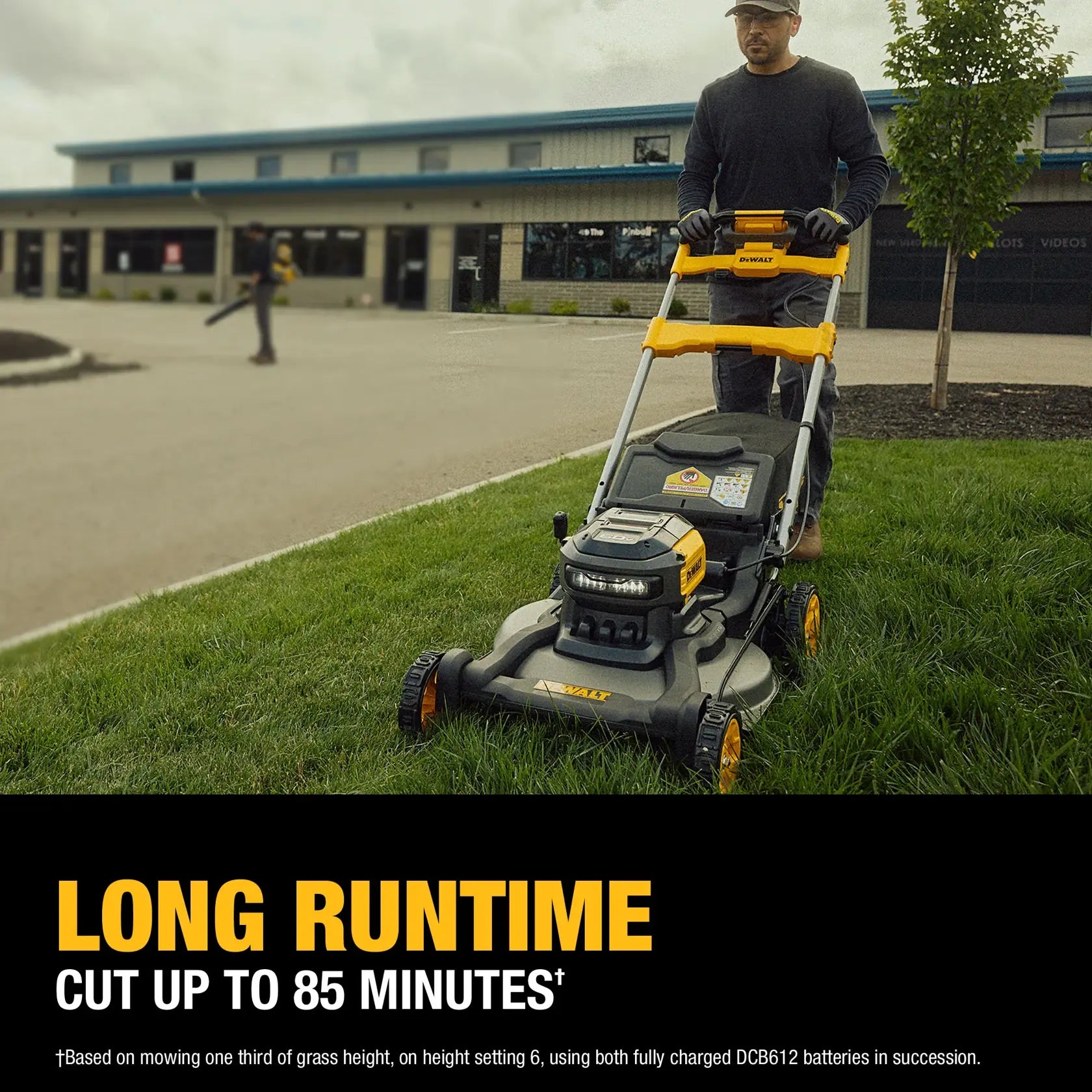 DEWALT DCMWSP700Y2 - 60V MAX 21-in. Brushless Cordless RWD Self-Propelled Lawn Mower Kit