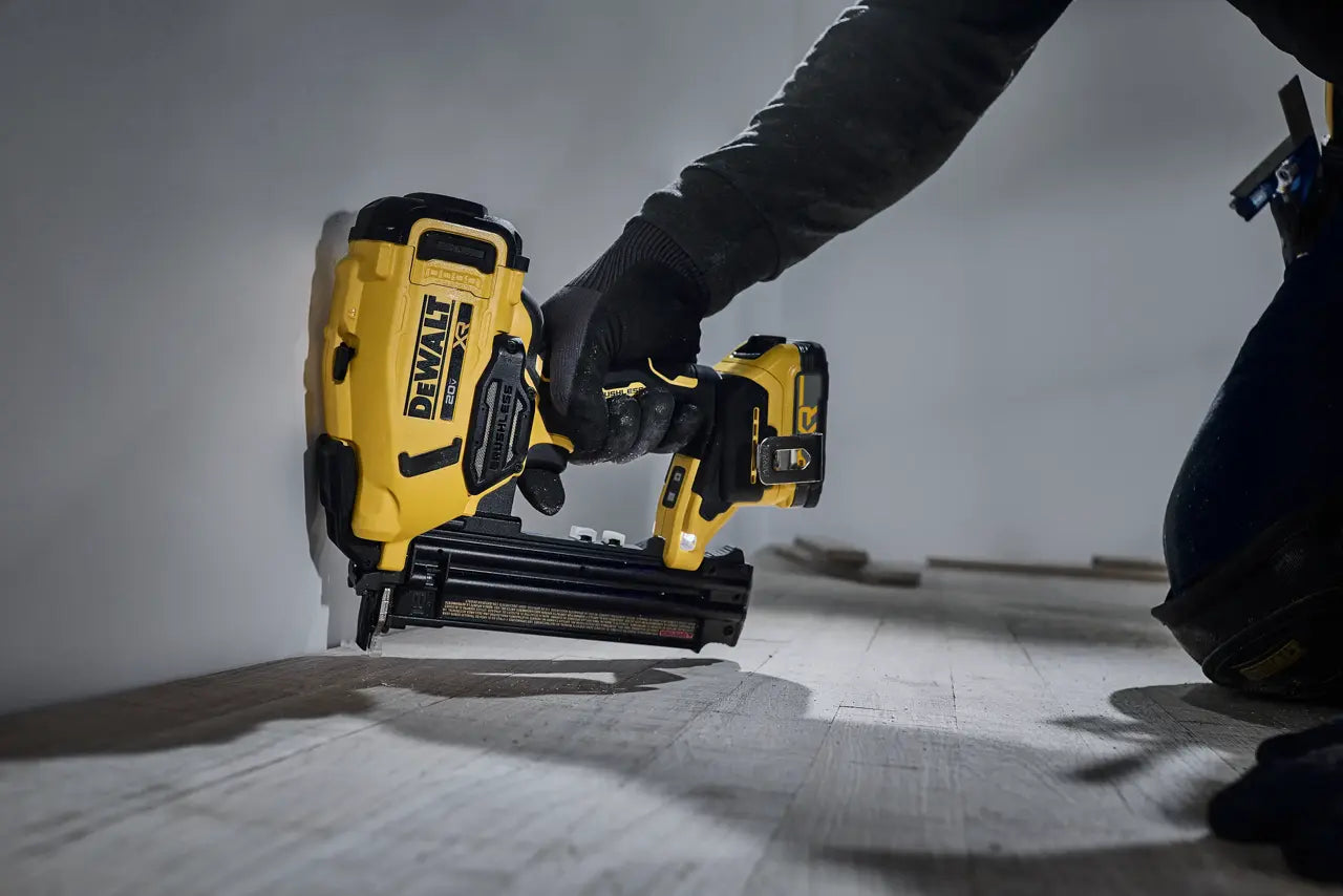 DEWALT DCN210B - 20V MAX XR Cordless 18ga Brad Nailer