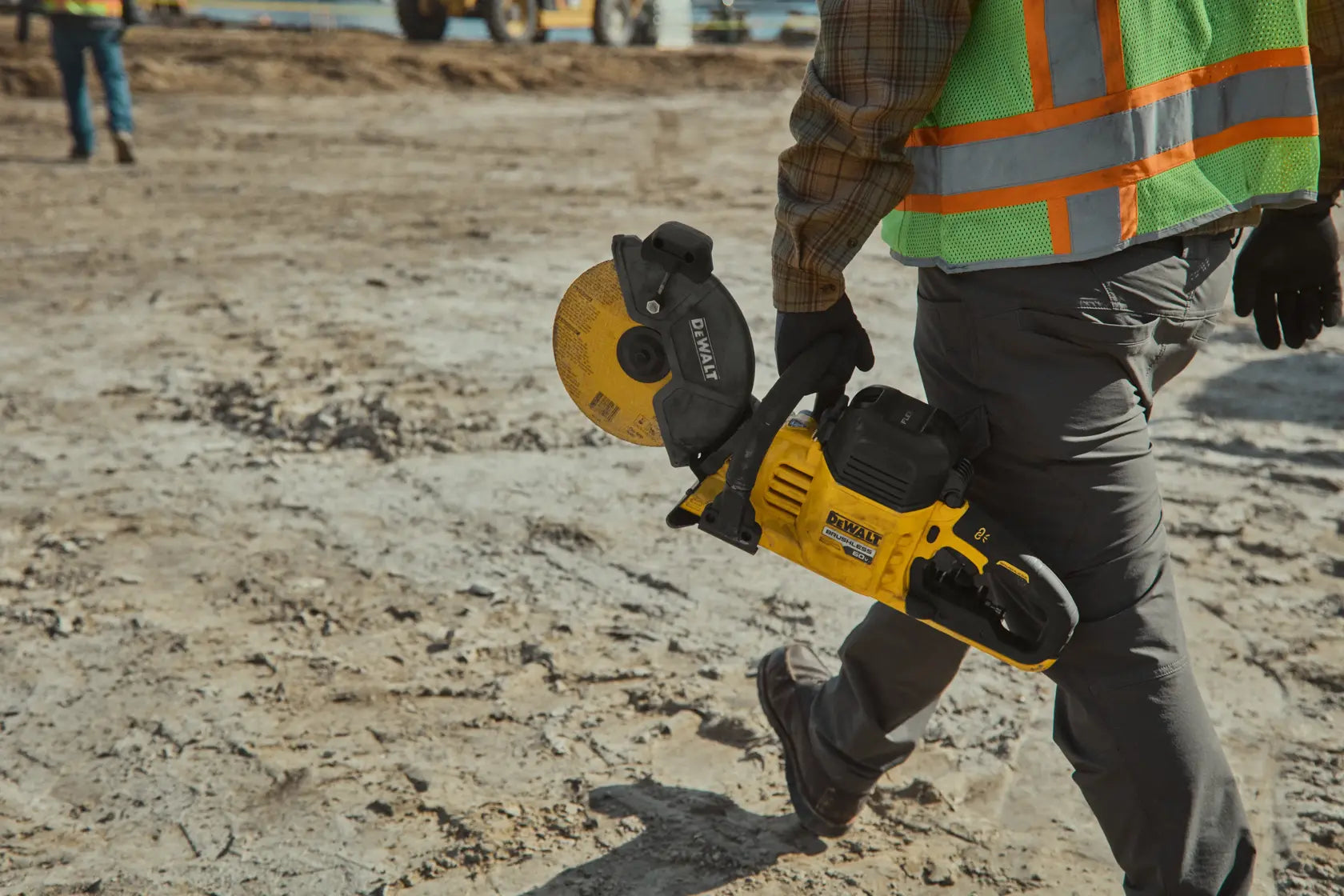 DEWALT DCS692X2-60V MAX* Brushless Cordless 9 in. Cut-Off Saw Kit