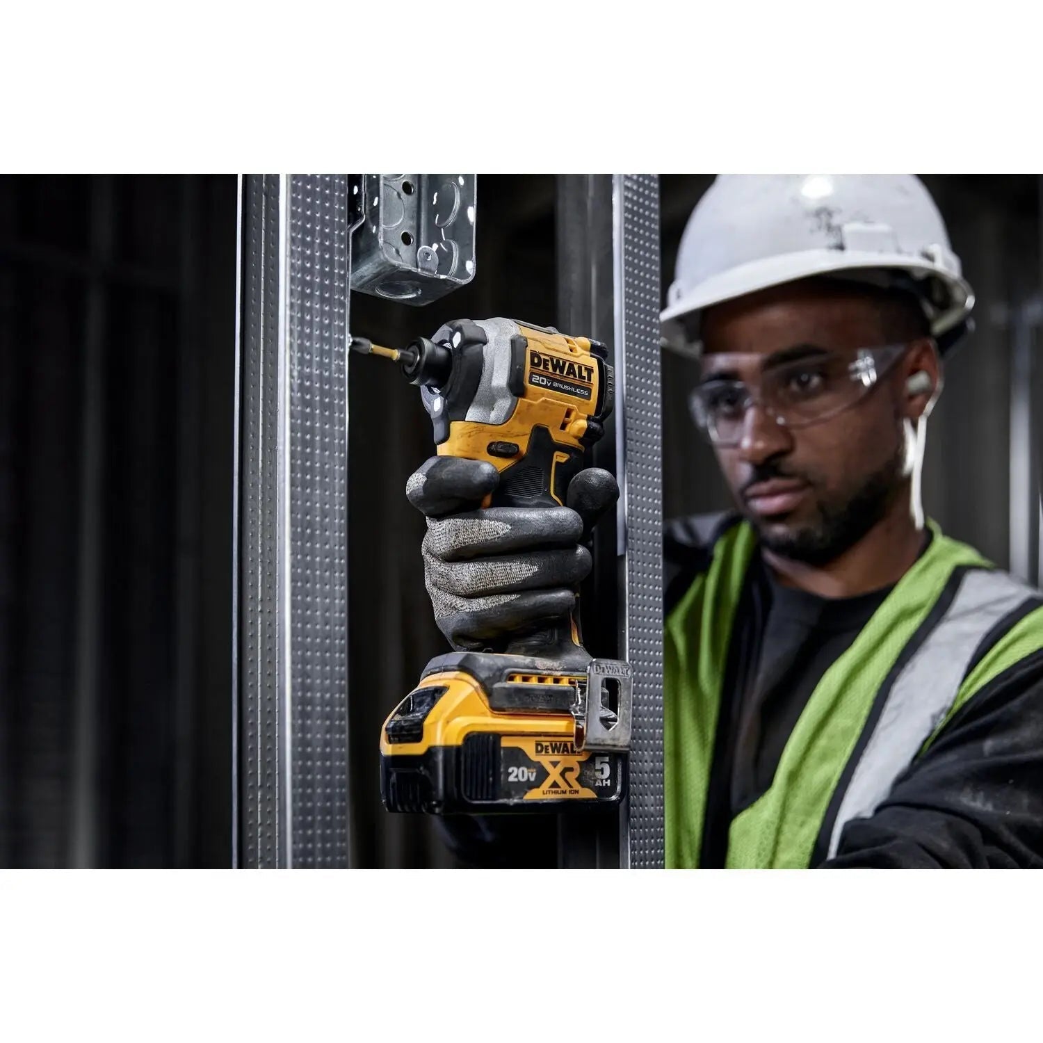 Dewalt DCF850P1 Atomic 20V MAX* 1/4 in. Brushless Cordless 3-Speed Impact Driver Kit DEWALT