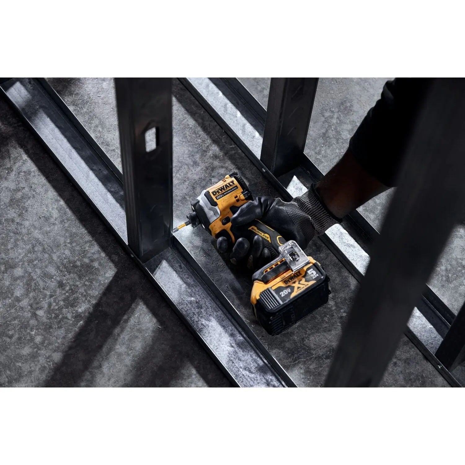 Dewalt DCF850P1 Atomic 20V MAX* 1/4 in. Brushless Cordless 3-Speed Impact Driver Kit DEWALT
