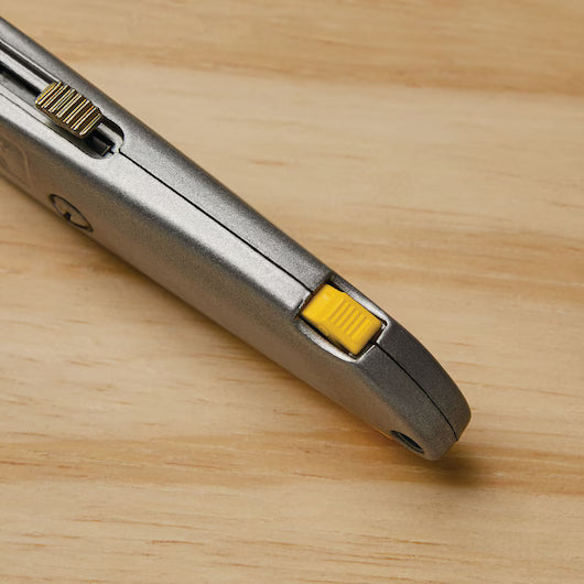 Stanley 10-499 - 6-3/8 in Quick Change Retractable Utility Knife