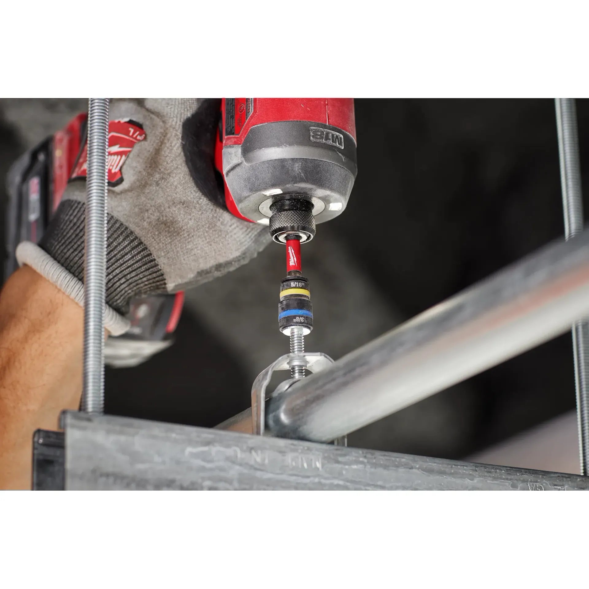 Milwaukee 49-66-4543 - 5/16" - 3/8" SHOCKWAVE Impact Duty™ QUIK-CLEAR™ 2-in-1 Magnetic Nut Driver