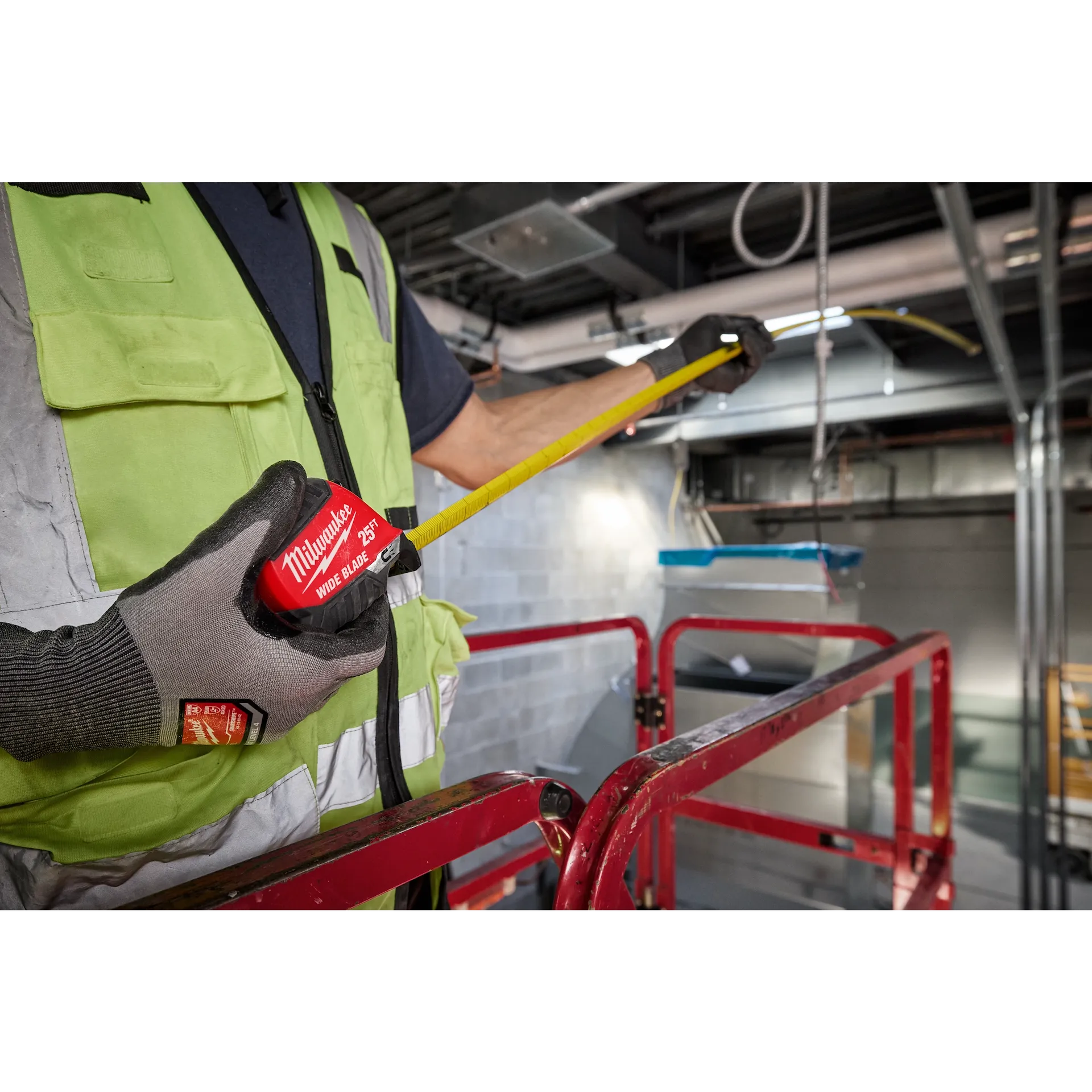 Milwaukee 48-22-1216M - 16ft Wide Blade Magnetic Tape Measure