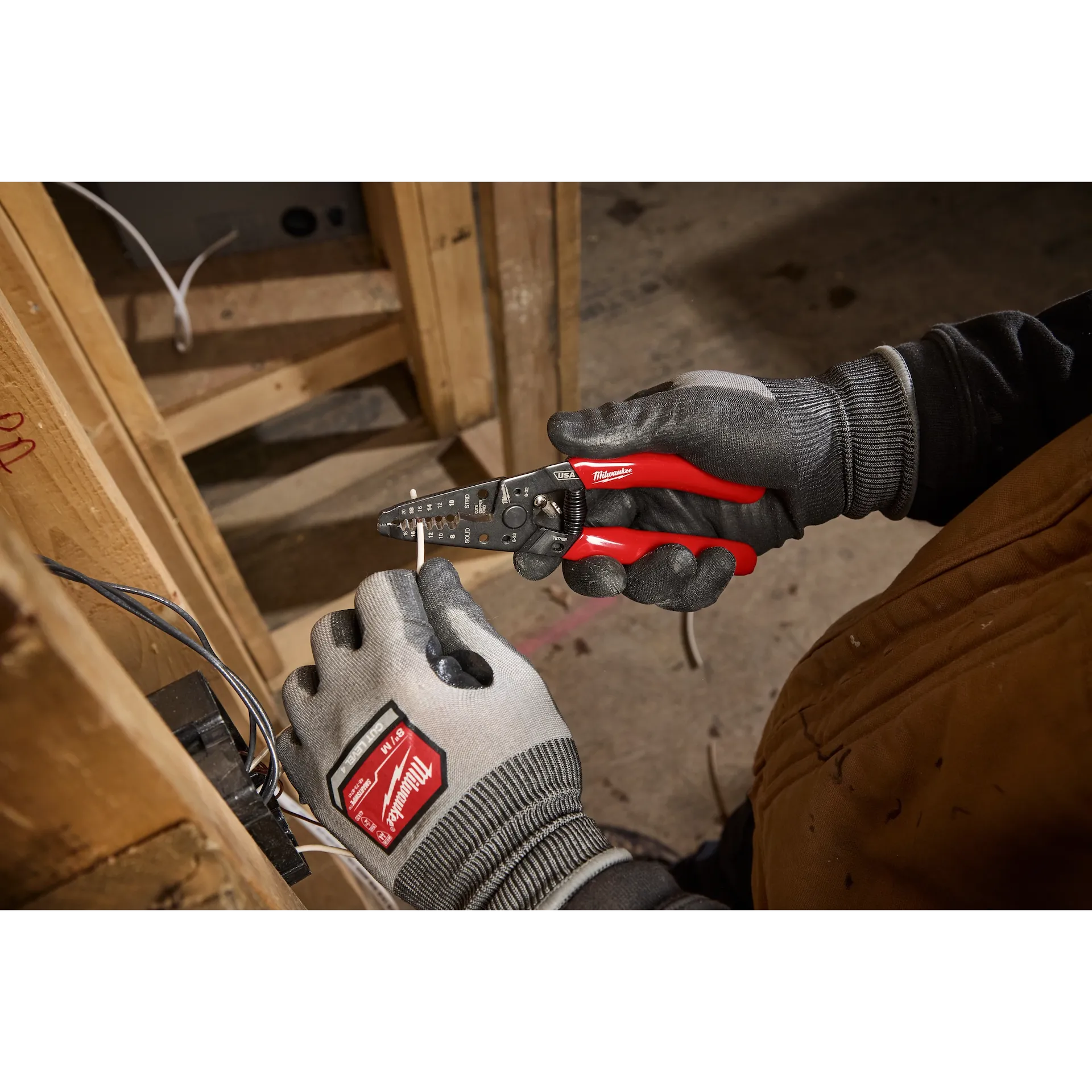 Milwaukee MT702 - 8-20 AWG Dipped Grip Wire Stripper & Cutter (USA)