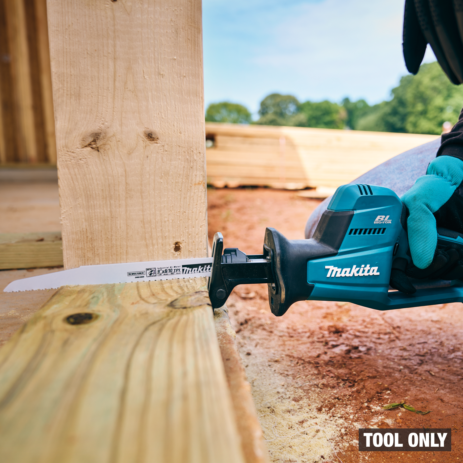 Makita XRJ08Z - 18V LXT® Lithium‑Ion Brushless Cordless Compact One‑Handed Recip Saw