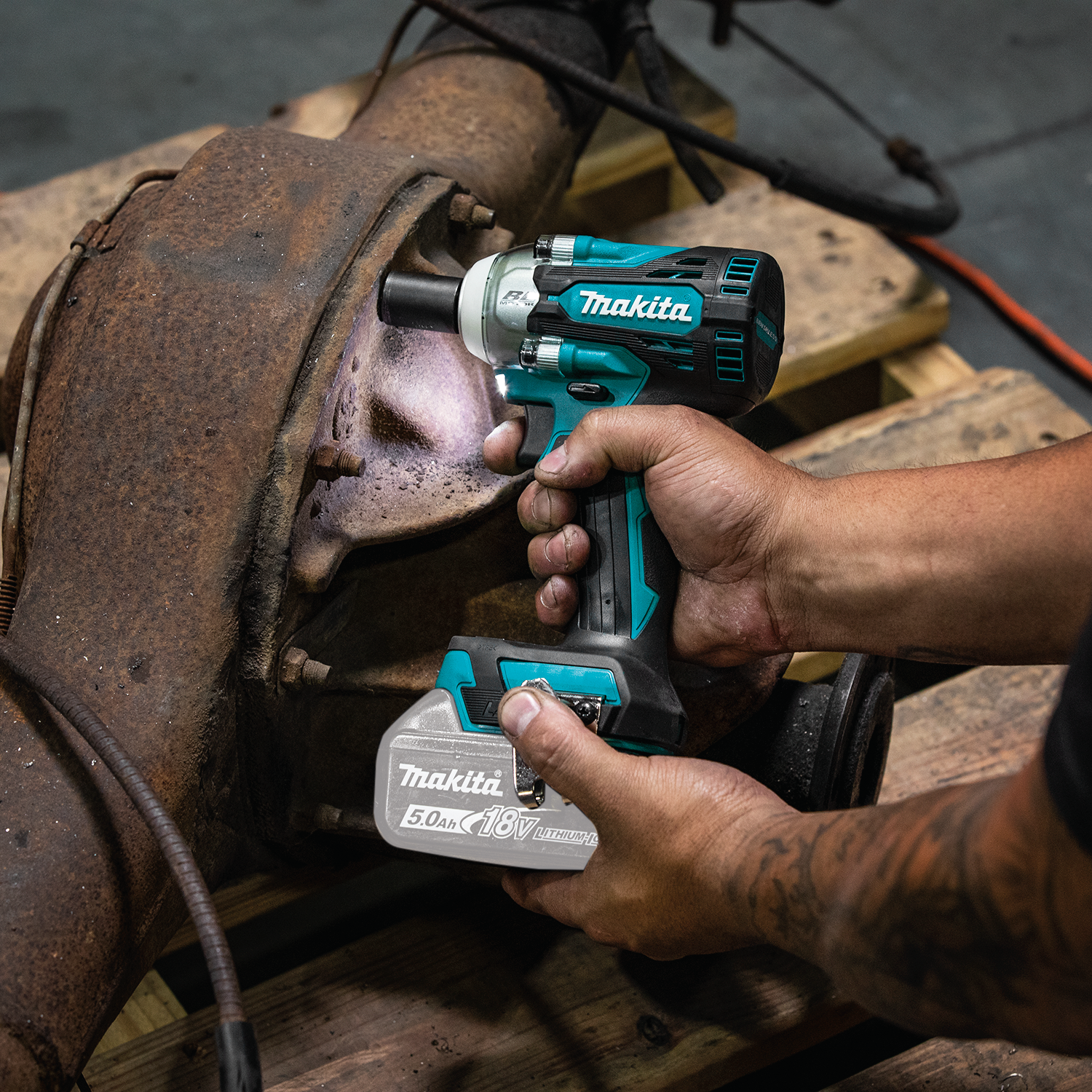 Makita XWT16Z - 18V LXT® Lithium‑Ion Brushless Cordless 4‑Speed 3/8" Drive Impact Wrench
