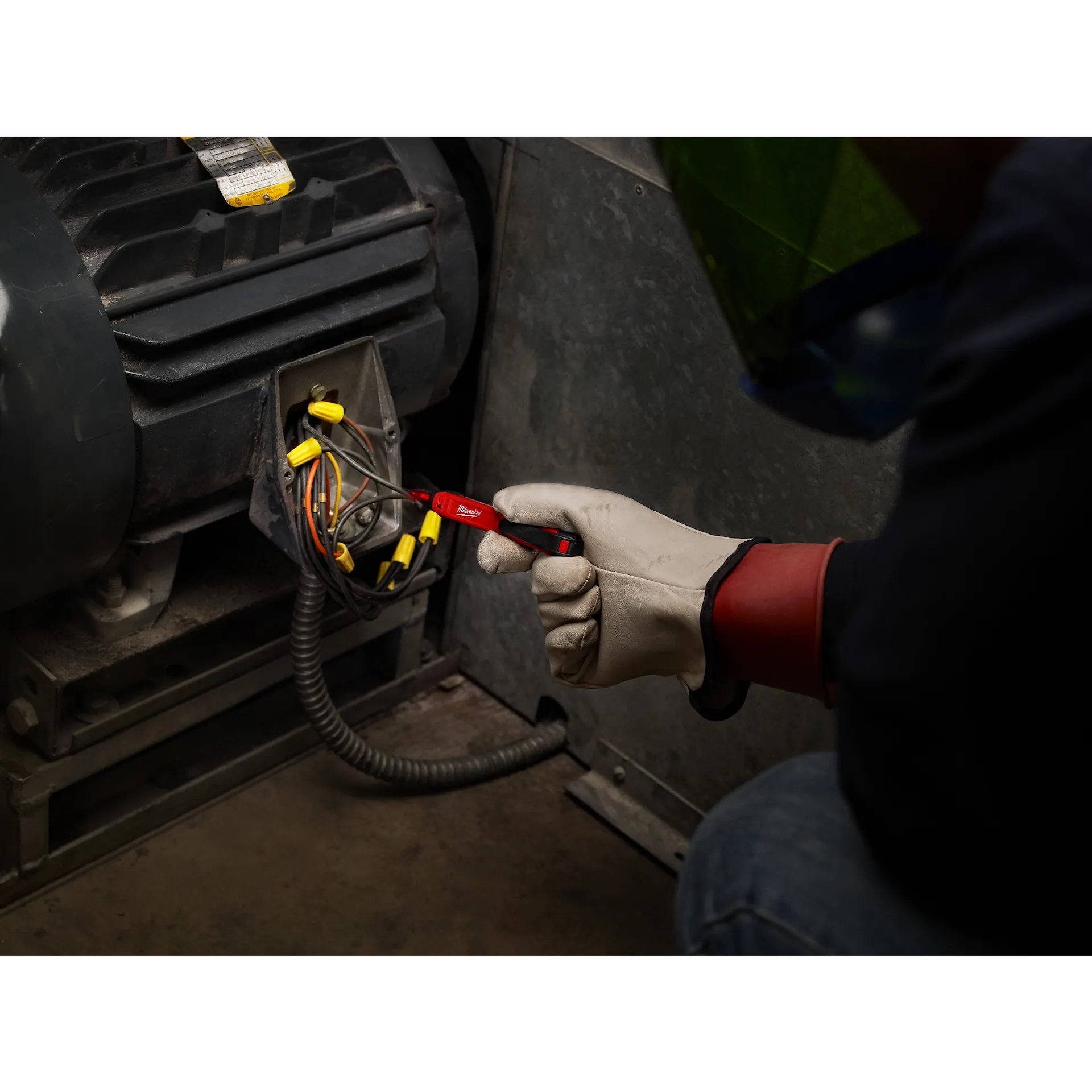 Milwaukee 2203-20 - 10-1000Ṽ Dual Range Voltage Detector