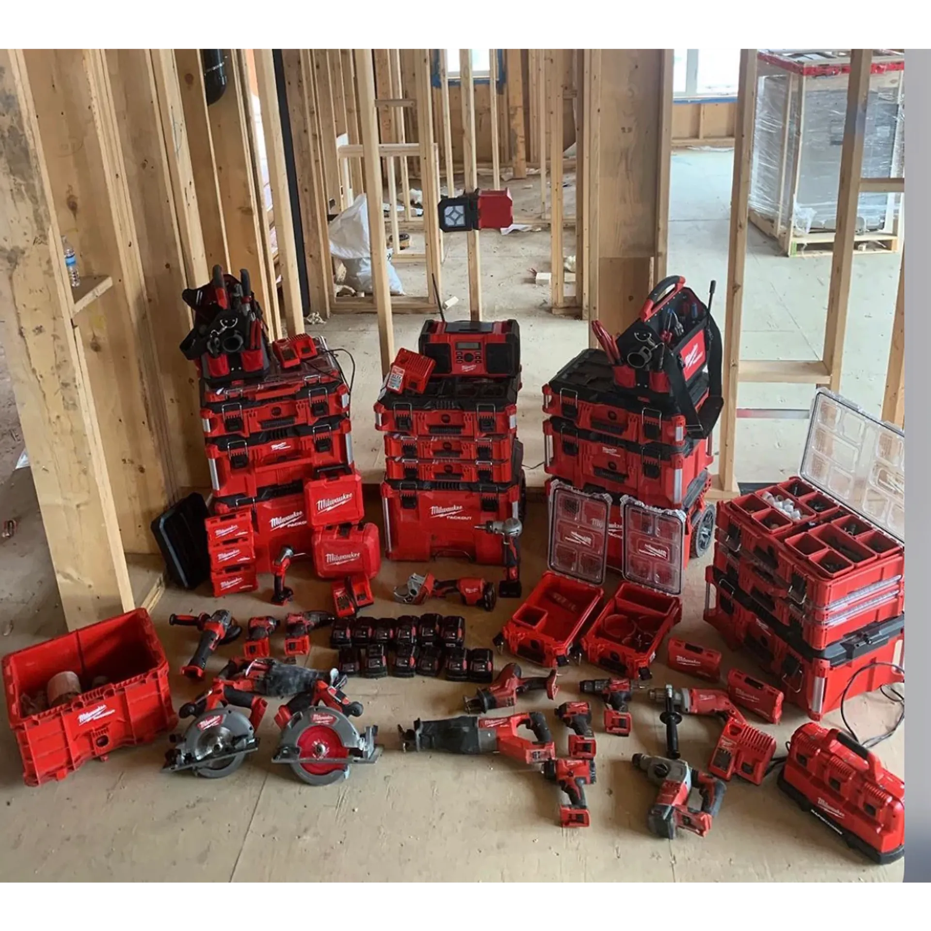 Milwaukee 48-22-8315 - 15" PACKOUT™ Tote