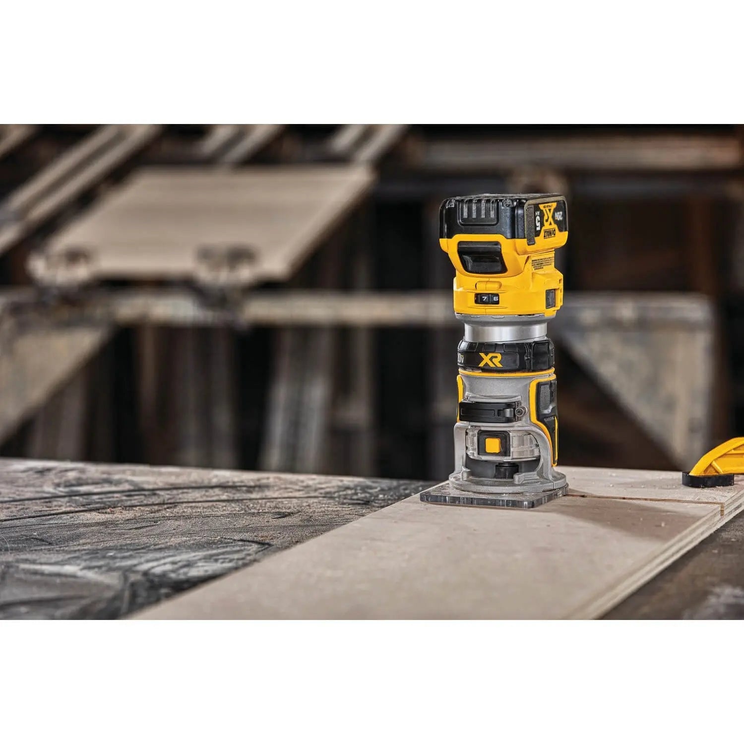 DEWALT DCW600B-20V MAX* XR Cordless Router, Brushless, Tool Only