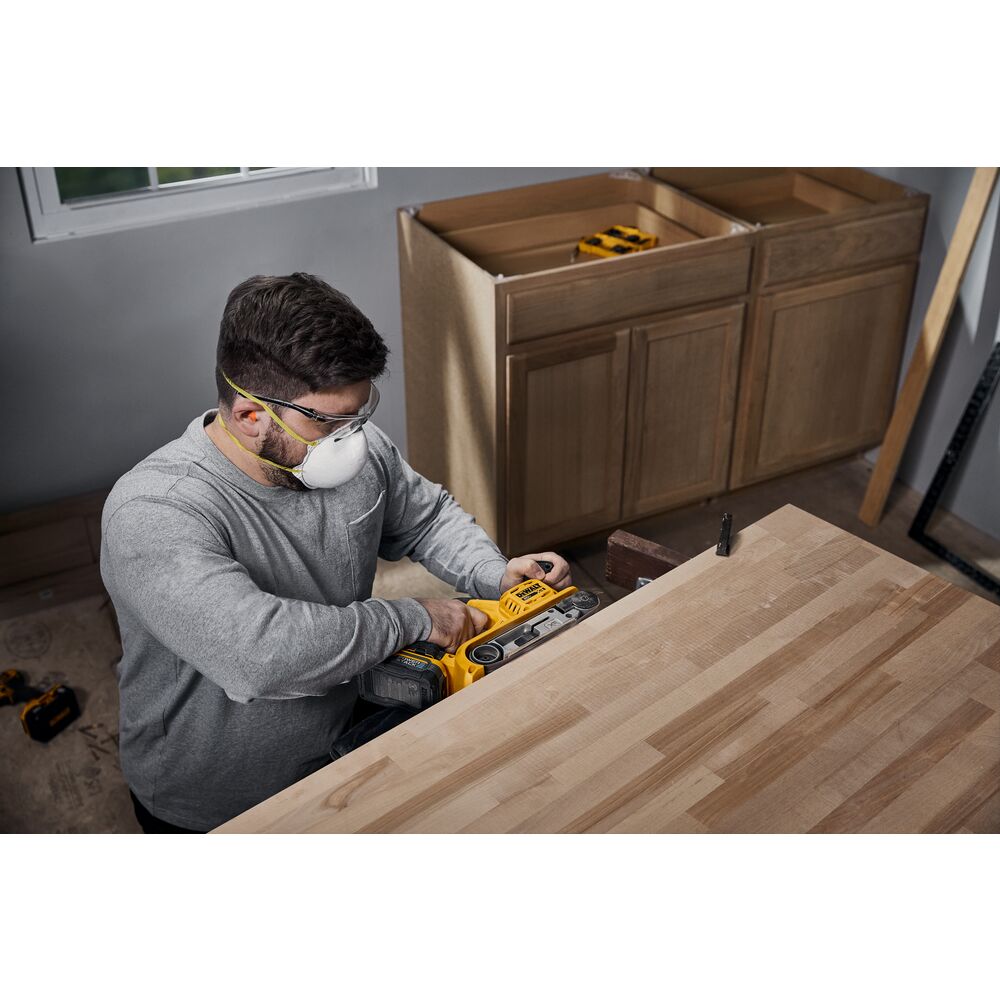 DEWALT DCW220B - 20V MAX* XR® Brushless Cordless Belt Sander (Tool Only)