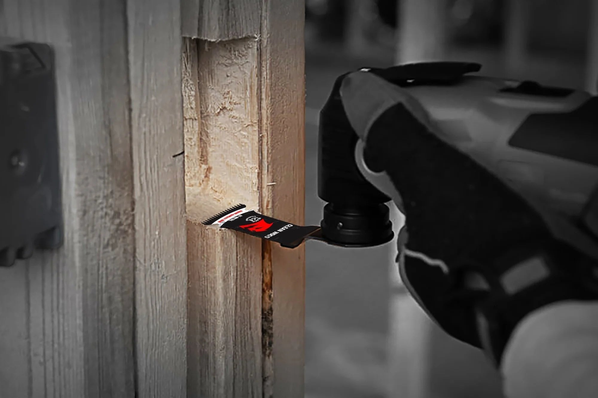 Diablo DOU125JBW3 - 1-1/4 in. Universal Fit Bi-Metal Oscillating Blade for Clean Wood - 3PK