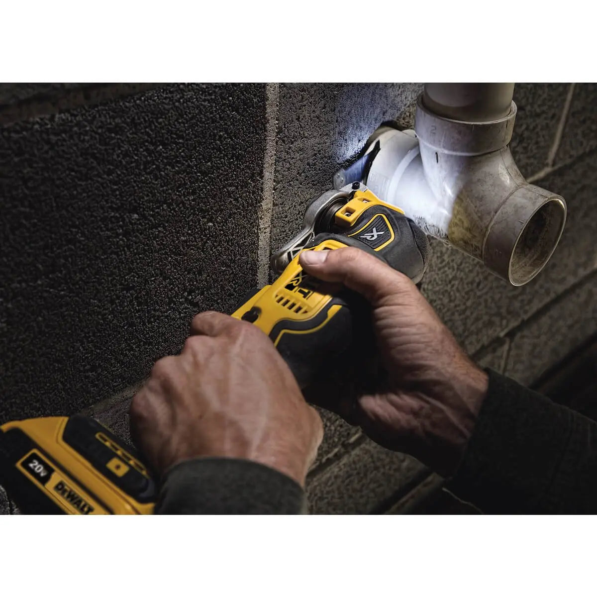 DEWALT DCS356B 20V MAX* XR® BRUSHLESS CORDLESS 3-SPEED OSCILLATING MULTI-TOOL (TOOL ONLY)