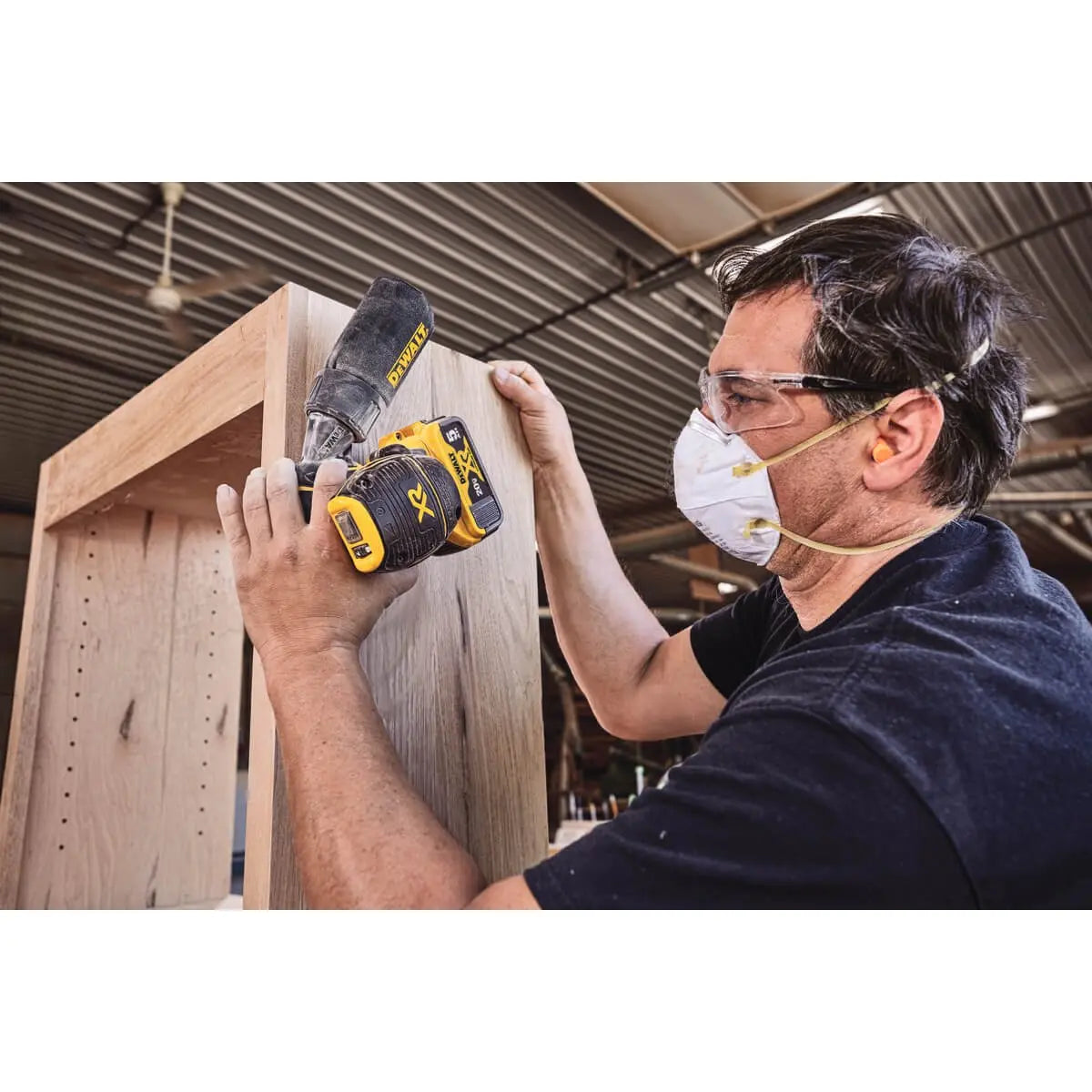 DEWALT DCW210B-20V MAX* XR 5 in Brushless Cordless Variable-Speed Random Orbital Sander (Tool Only)